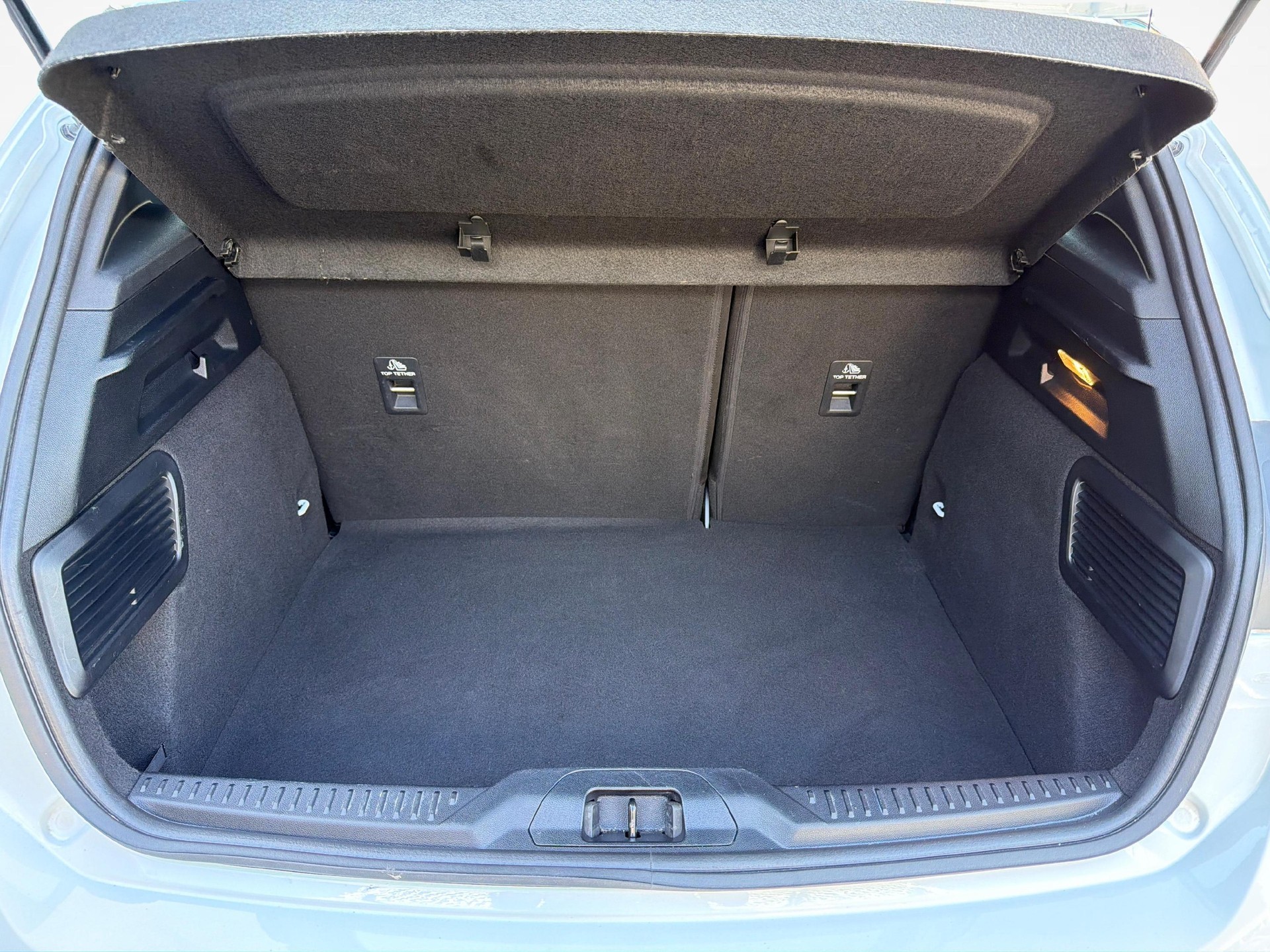 FORD Focus 1.0i EcoB Hybrid 125 ST-Line-image-18
