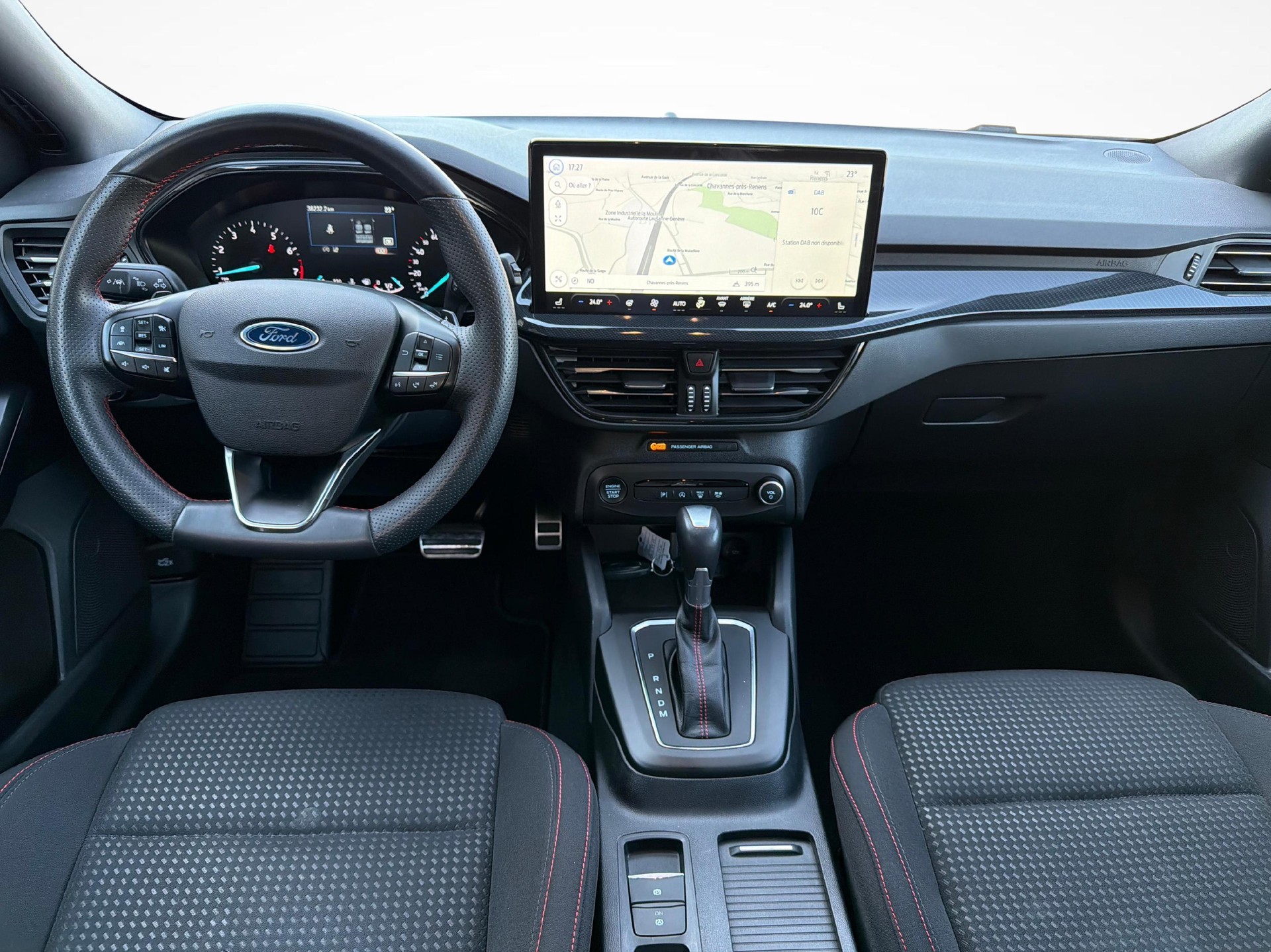 FORD Focus 1.0i EcoB Hybrid 125 ST-Line-image-10