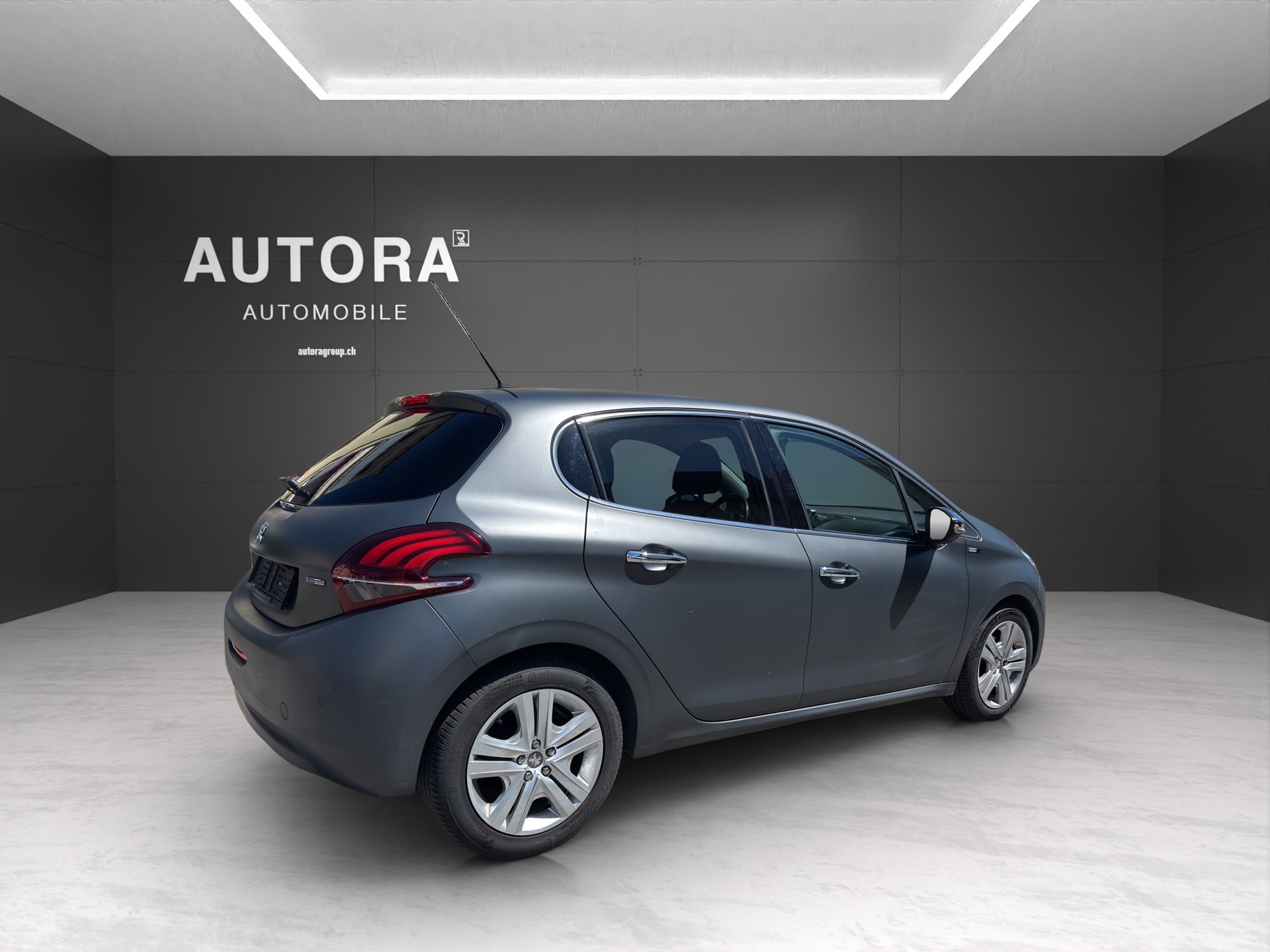PEUGEOT 208 1.2 PureTech Style-image-3