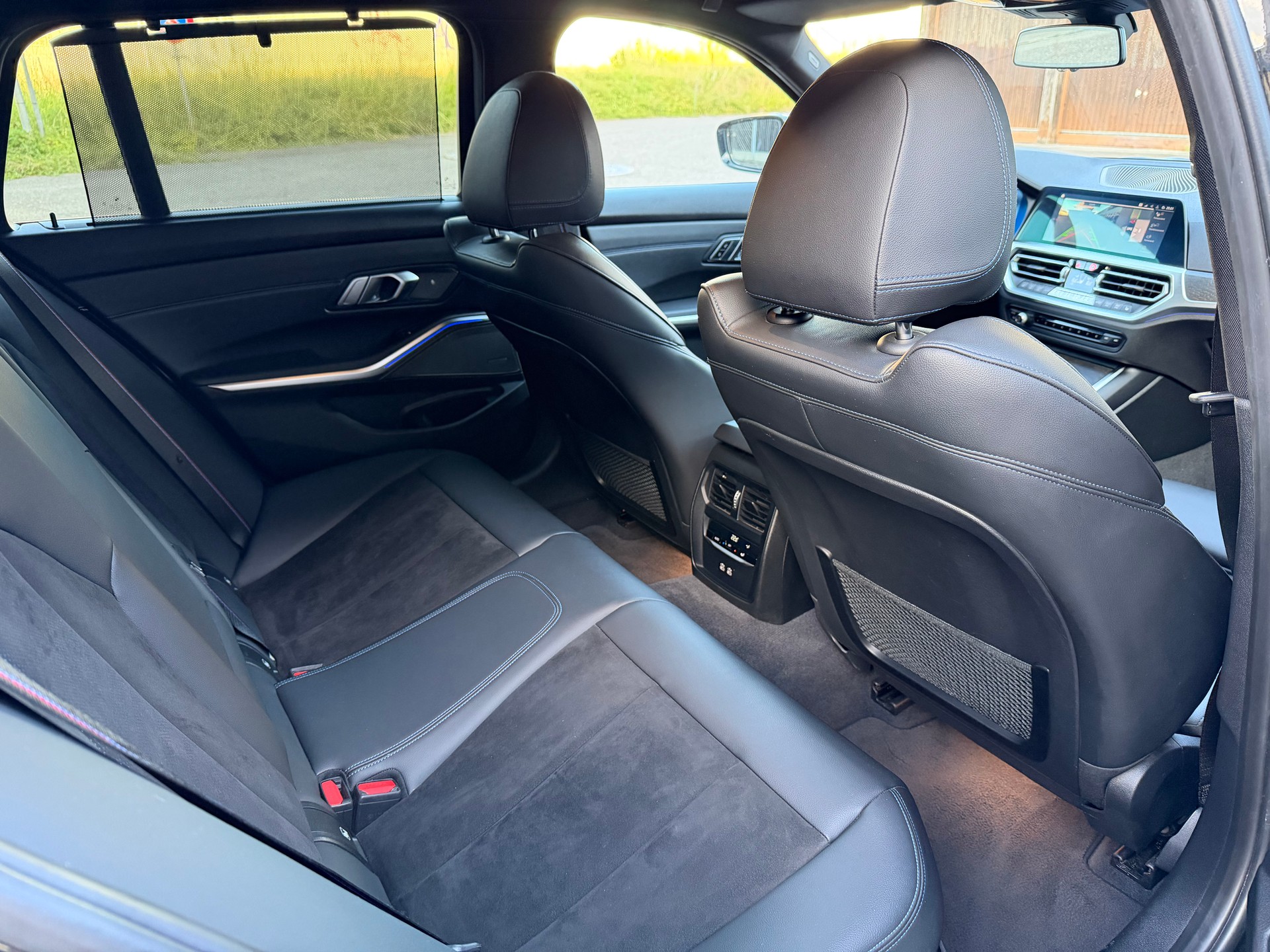 BMW M340i xDrive 48V Touring Fleet Edition Steptronic-image-15