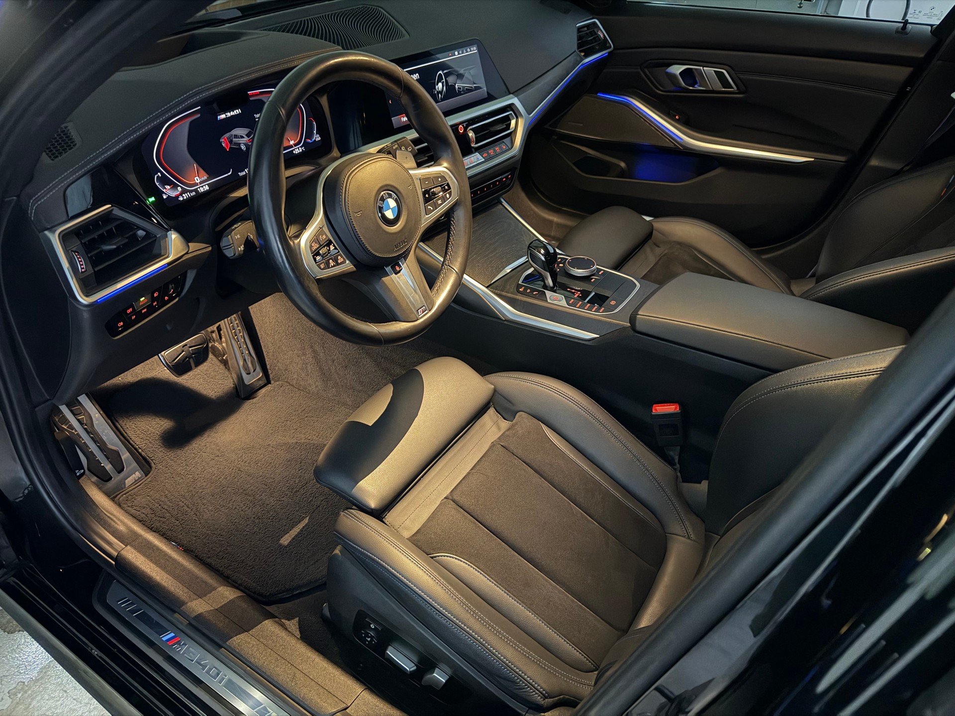 BMW M340i xDrive 48V Touring Fleet Edition Steptronic-image-10