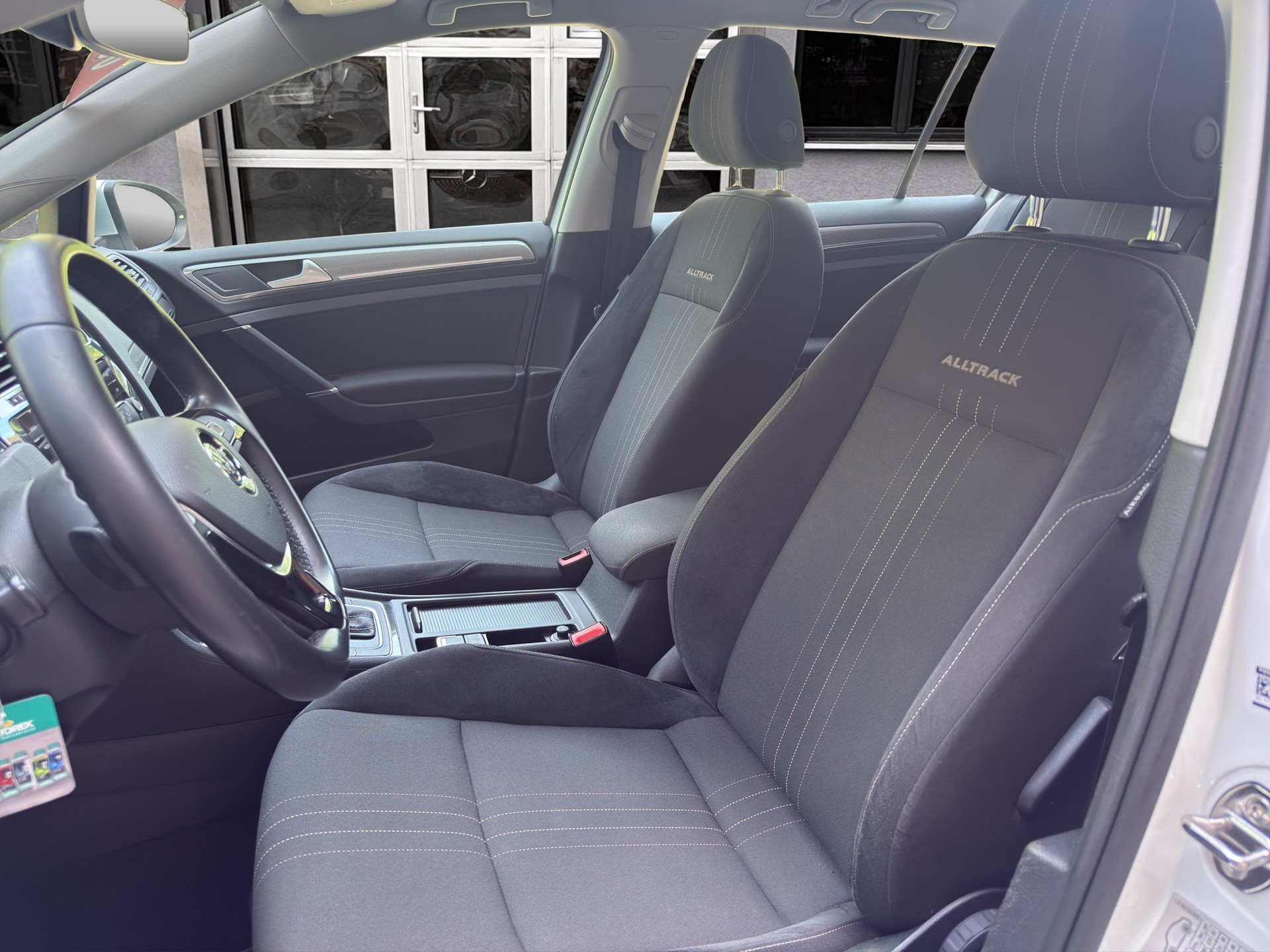 VW Golf 2.0 TDI Alltrack 4Motion DSG-image-14