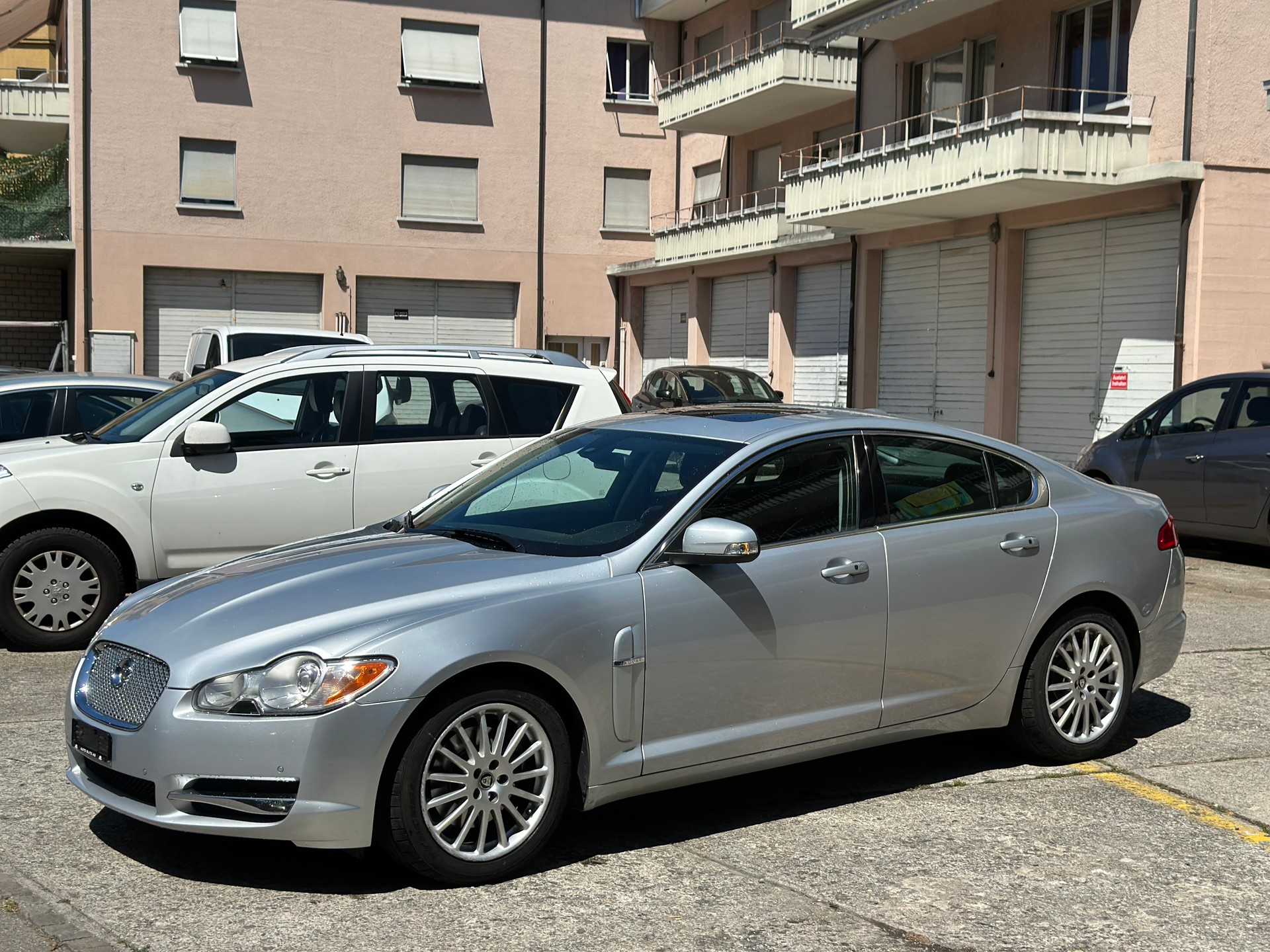 JAGUAR XF 3.0 V6 Luxury-image-4