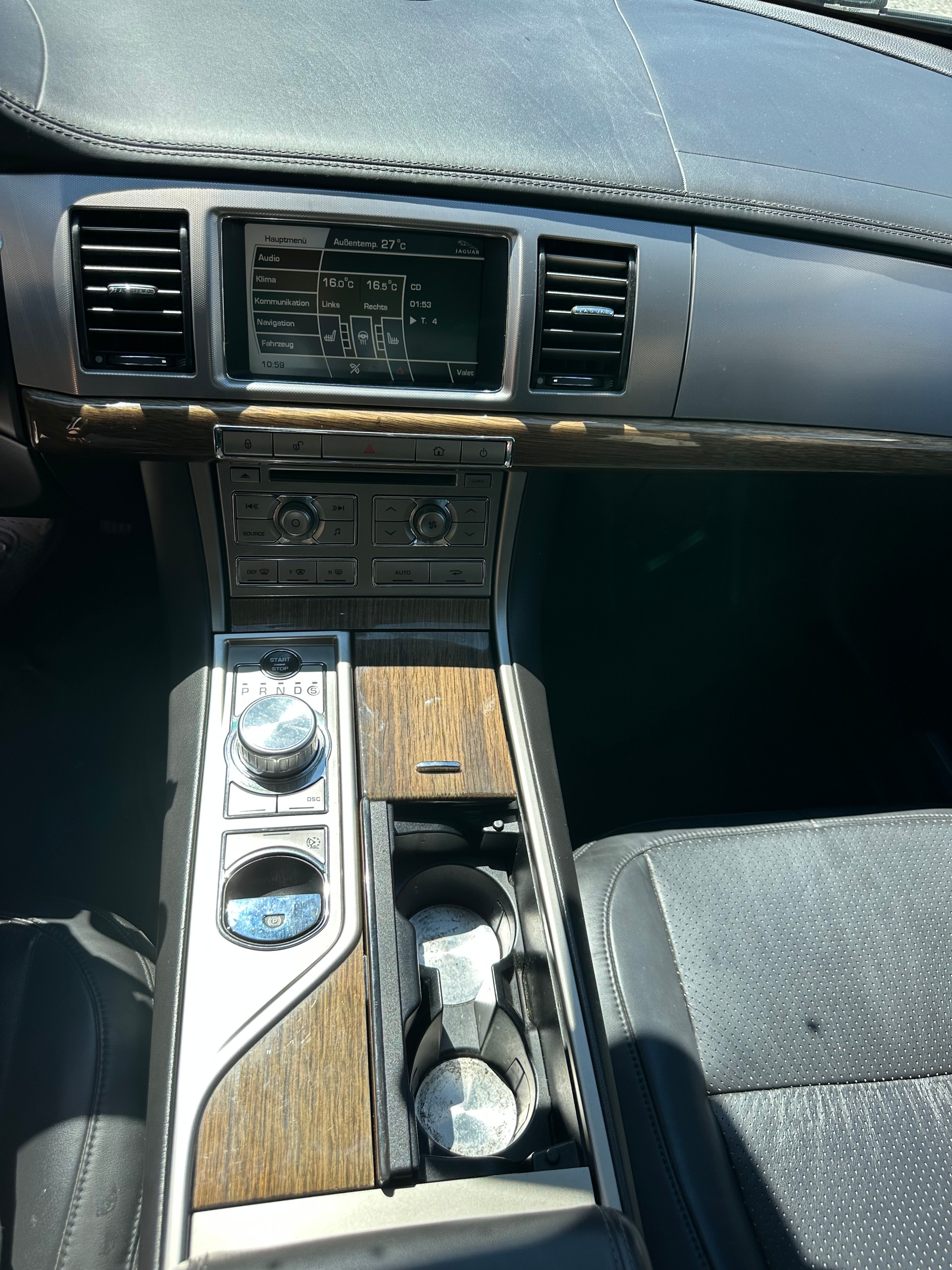 JAGUAR XF 3.0 V6 Luxury-image-9