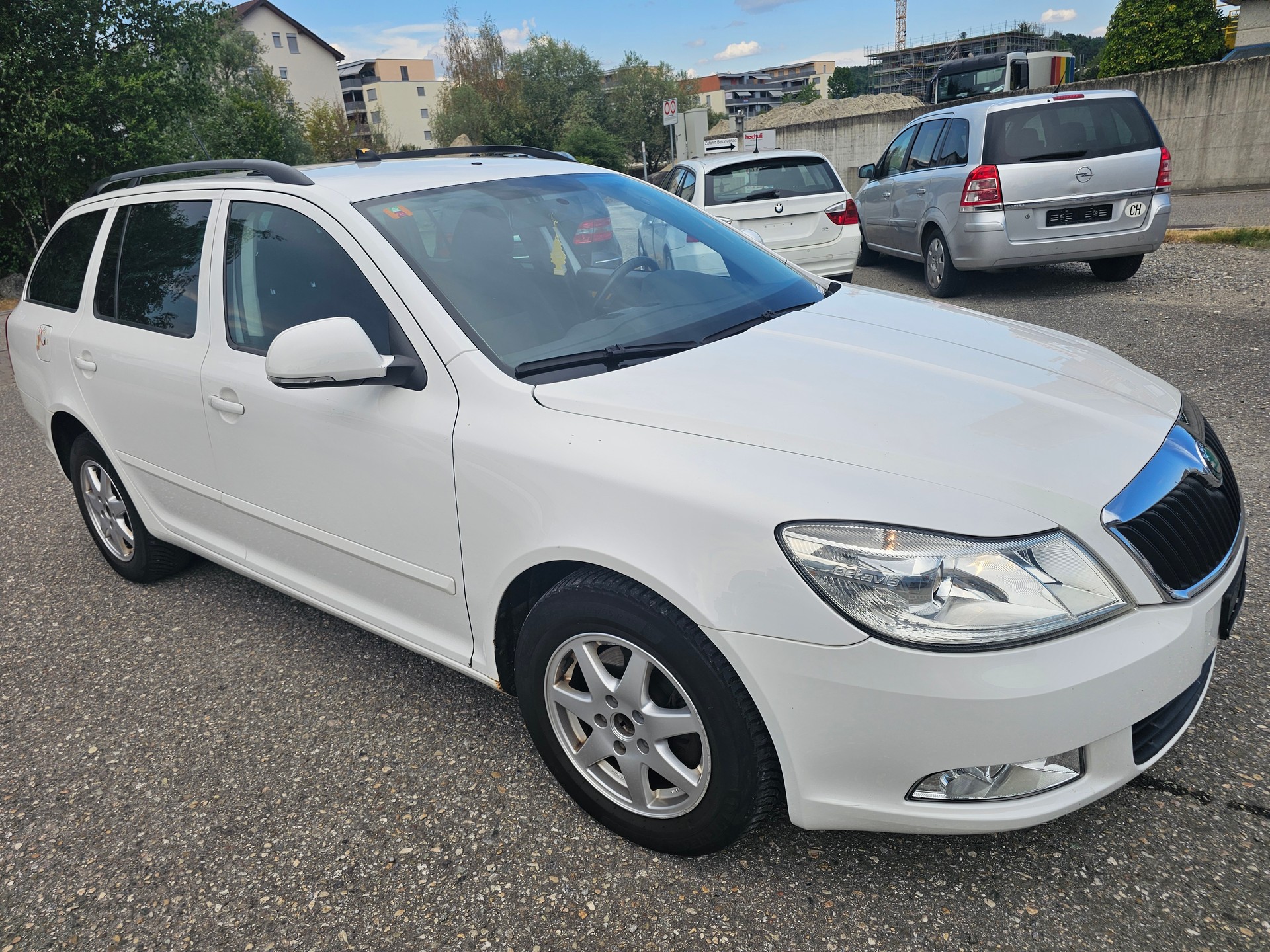 SKODA Octavia Combi 1.8 TSI Ambition 4x4-image-1