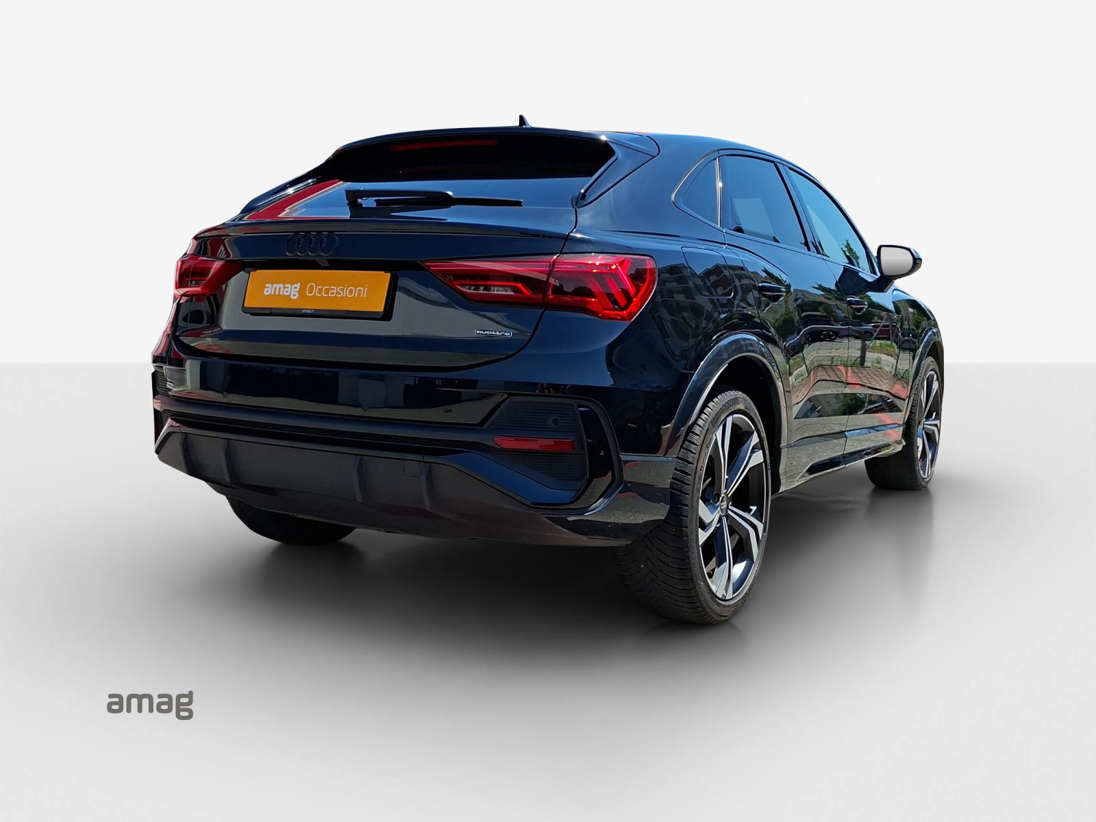 AUDI Q3 Sportback 35 TDI S line quattro S-tronic-image-4