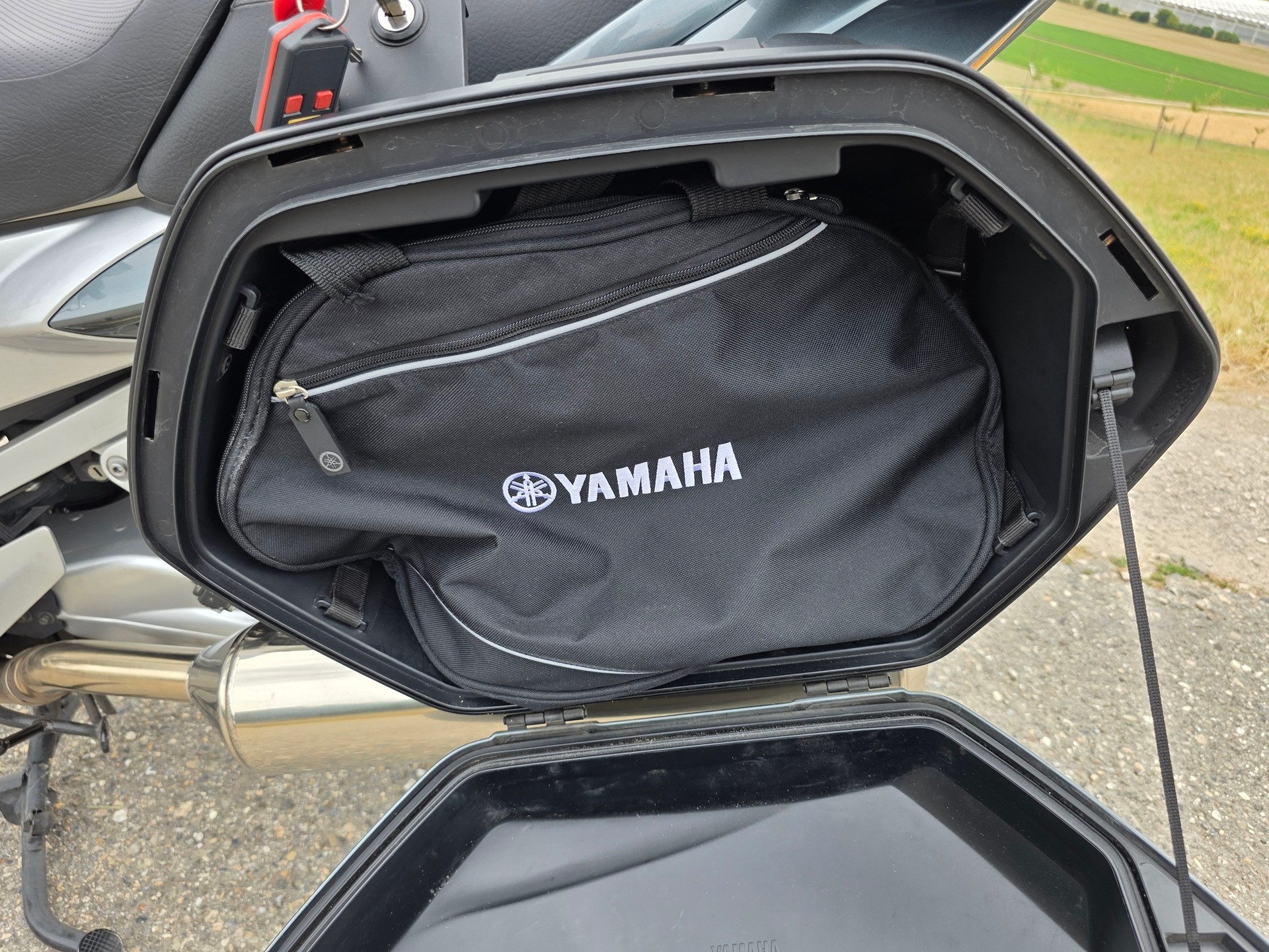 YAMAHA FJR 1300-image-14