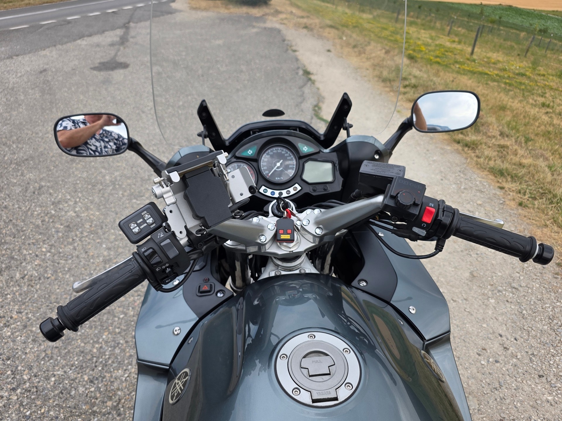 YAMAHA FJR 1300-image-4