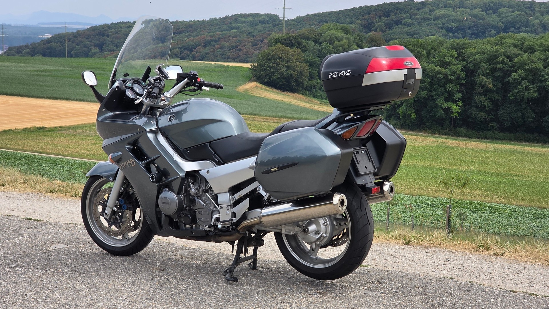 YAMAHA FJR 1300-image-1