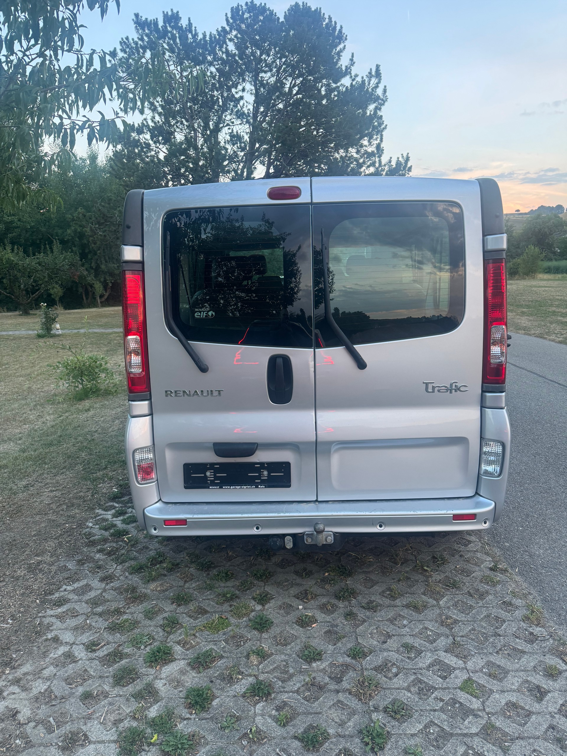 RENAULT Trafic 2.0 dCi L2H1 Grand Passenger Expression-image-4