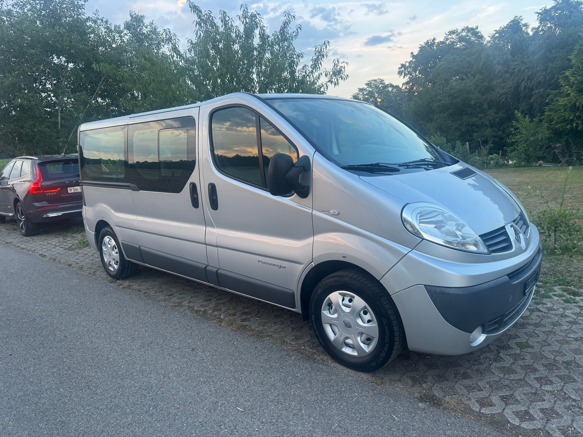 RENAULT Trafic 2.0 dCi L2H1 Grand Passenger Expression-image-0