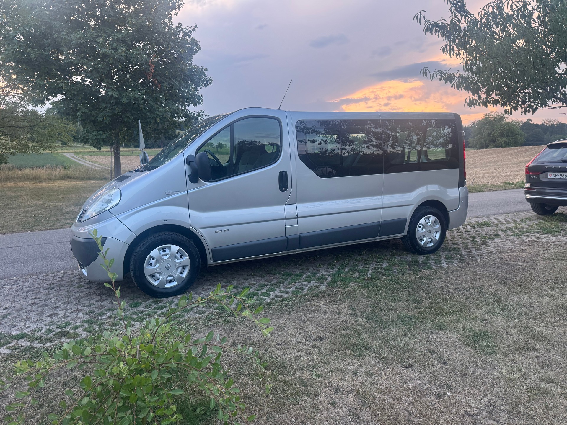 RENAULT Trafic 2.0 dCi L2H1 Grand Passenger Expression-image-13