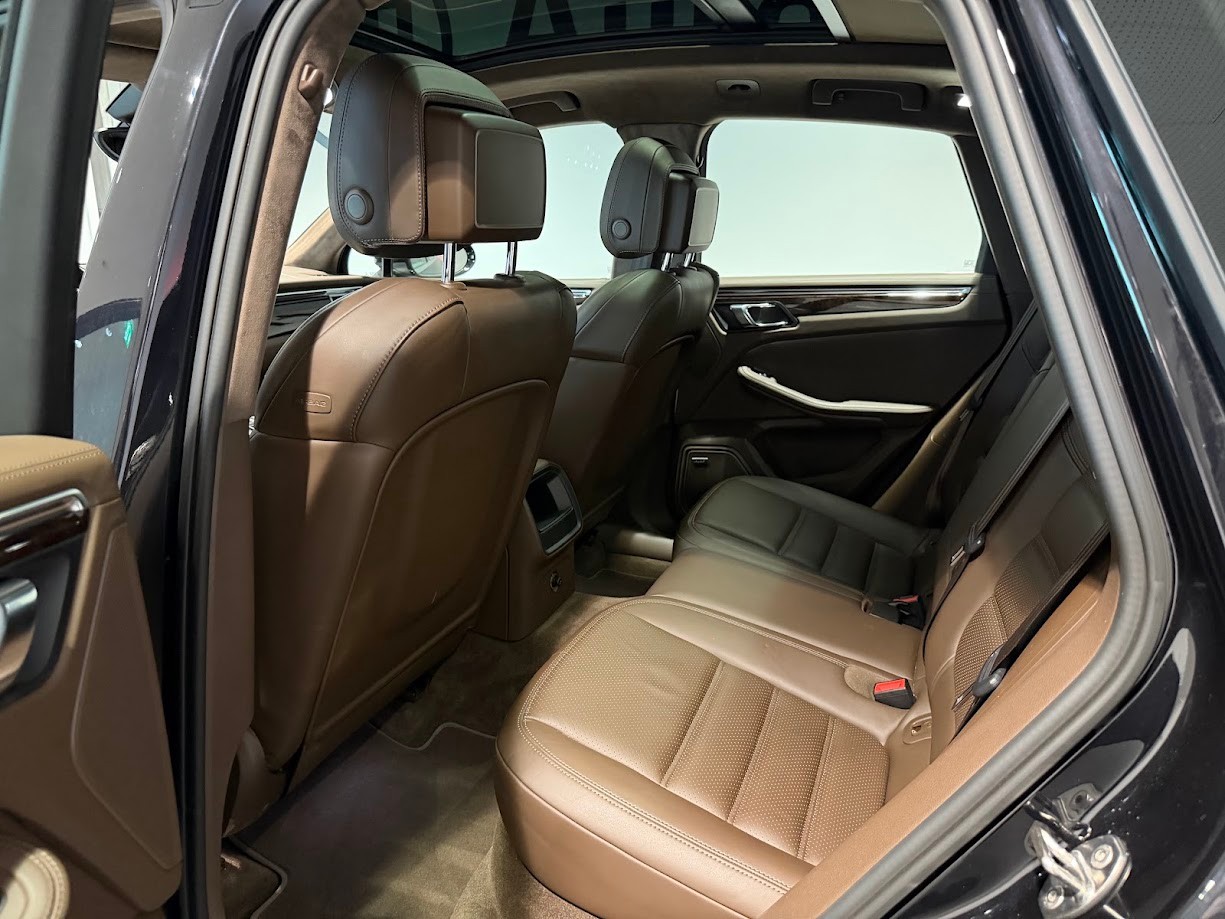 PORSCHE Macan Turbo PDK-image-4
