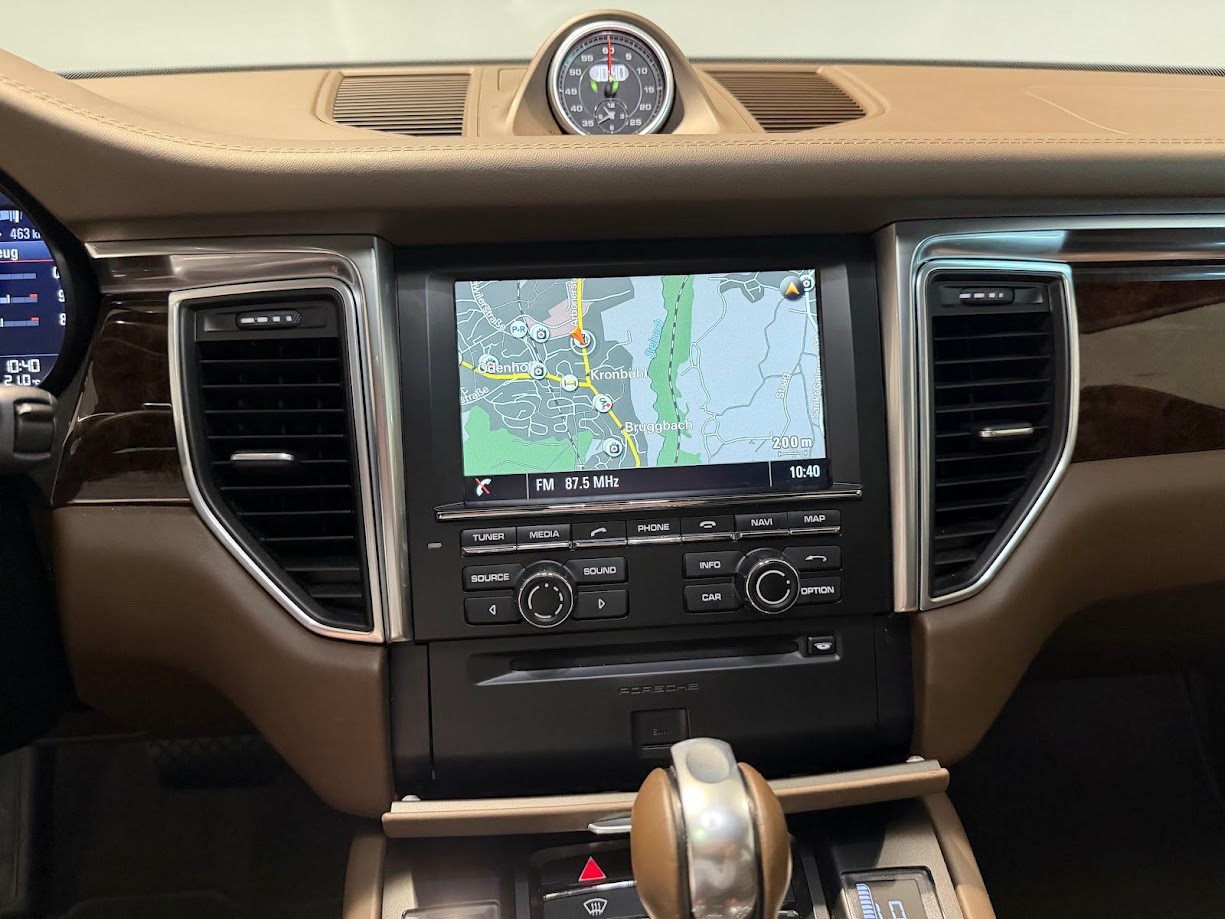 PORSCHE Macan Turbo PDK-image-7