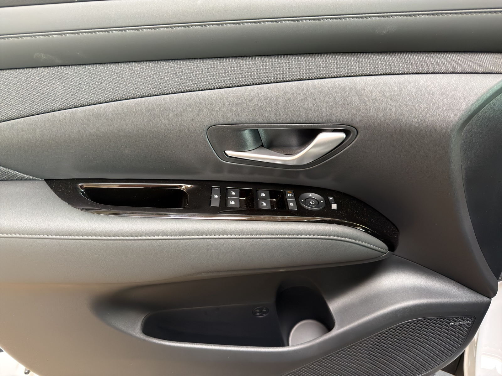 HYUNDAI Tucson 1.6 TGDI HEV Amplia 4WD-image-8