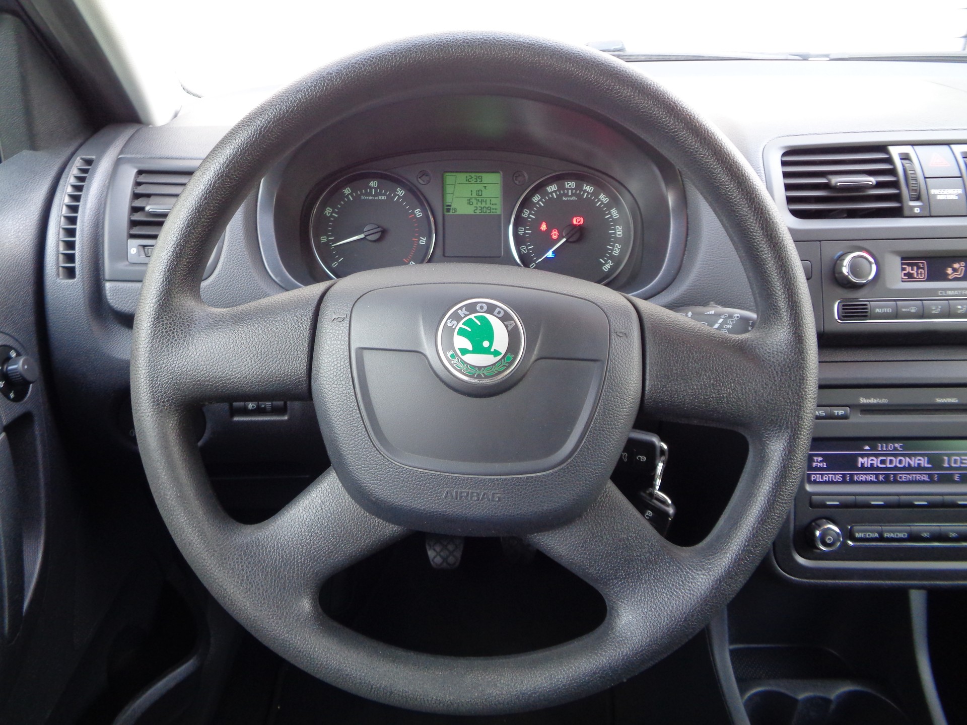 SKODA Fabia 1.2 TSI Ambition-image-11