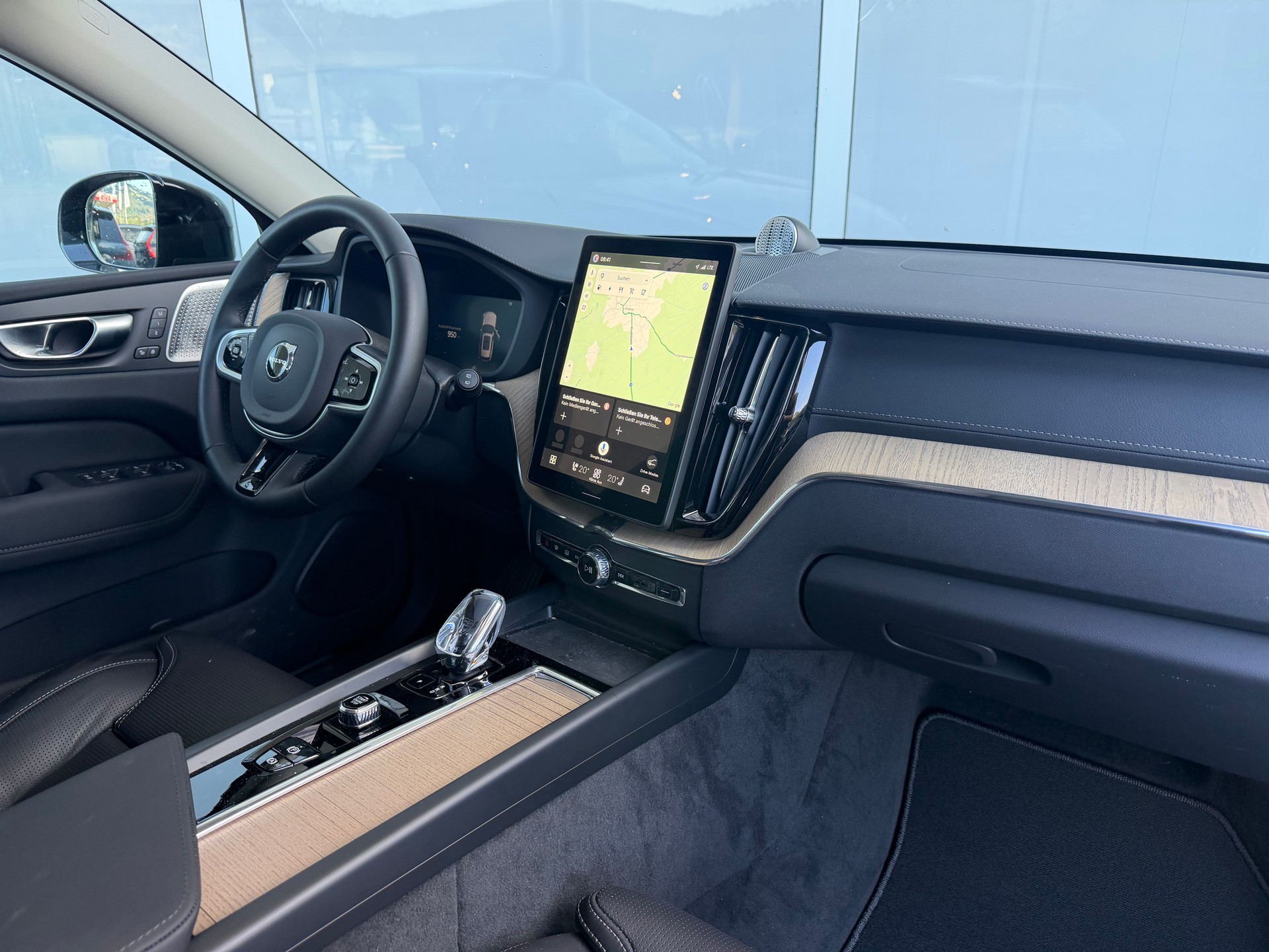 VOLVO XC60 T8 eAWD Ultra Dark Geartronic-image-2