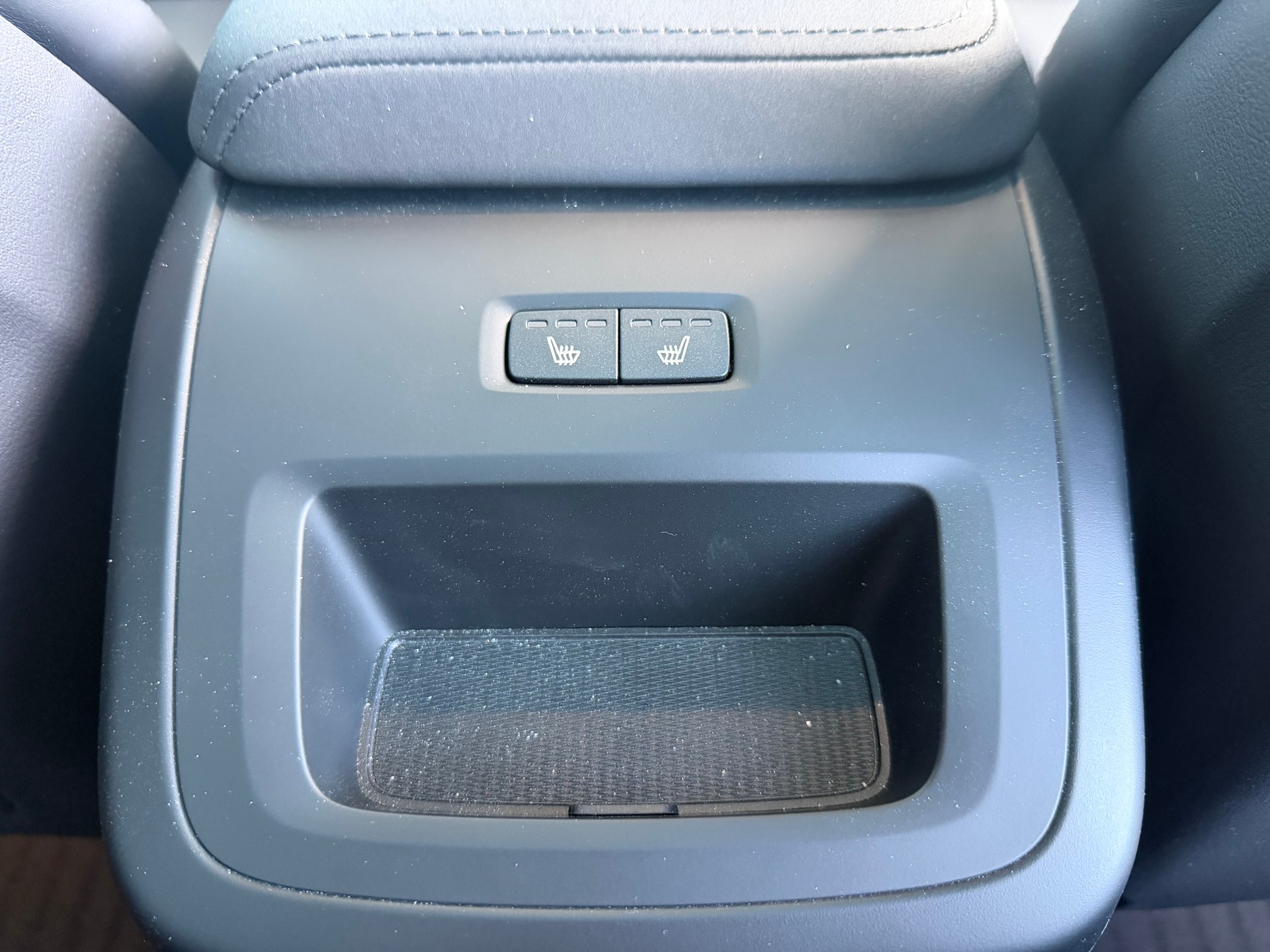 VOLVO XC60 T8 eAWD Ultra Dark Geartronic-image-6