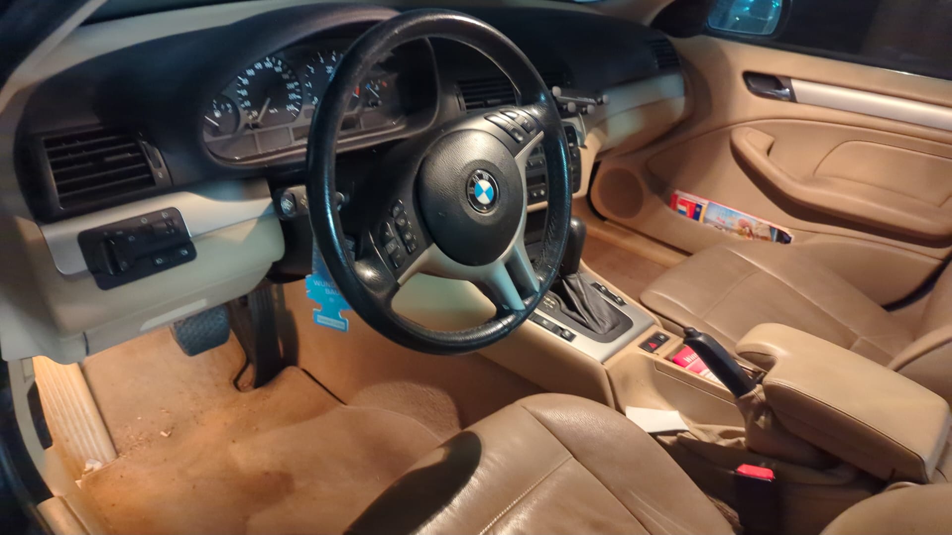 BMW 325xi-image-3