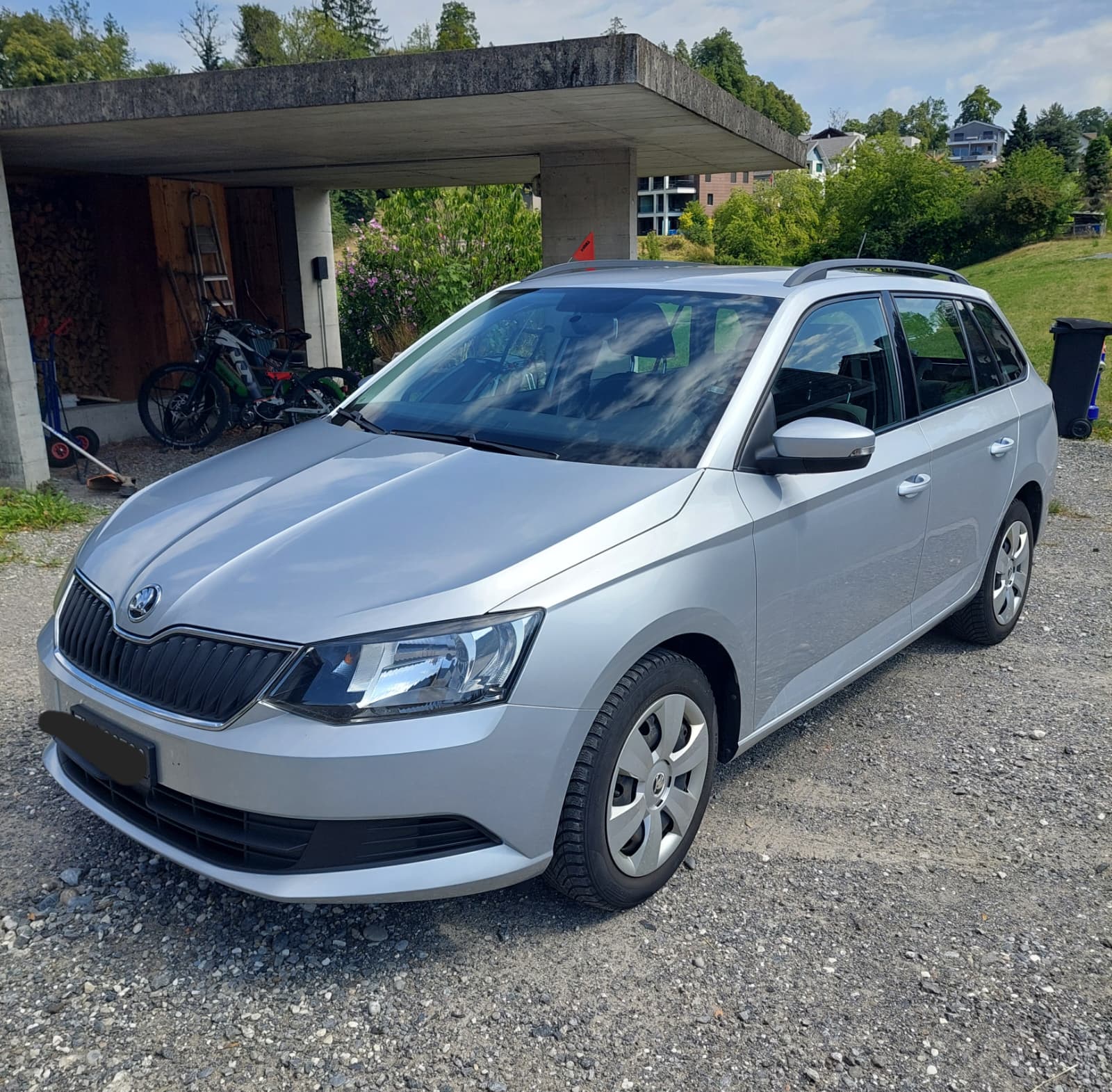 SKODA 1.2 TSI Ambition-image-1