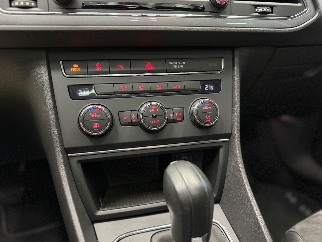 SEAT Leon 1.4 TSI FR Line DSG | Schiebedach | Tempomat | CarPlay-image-19