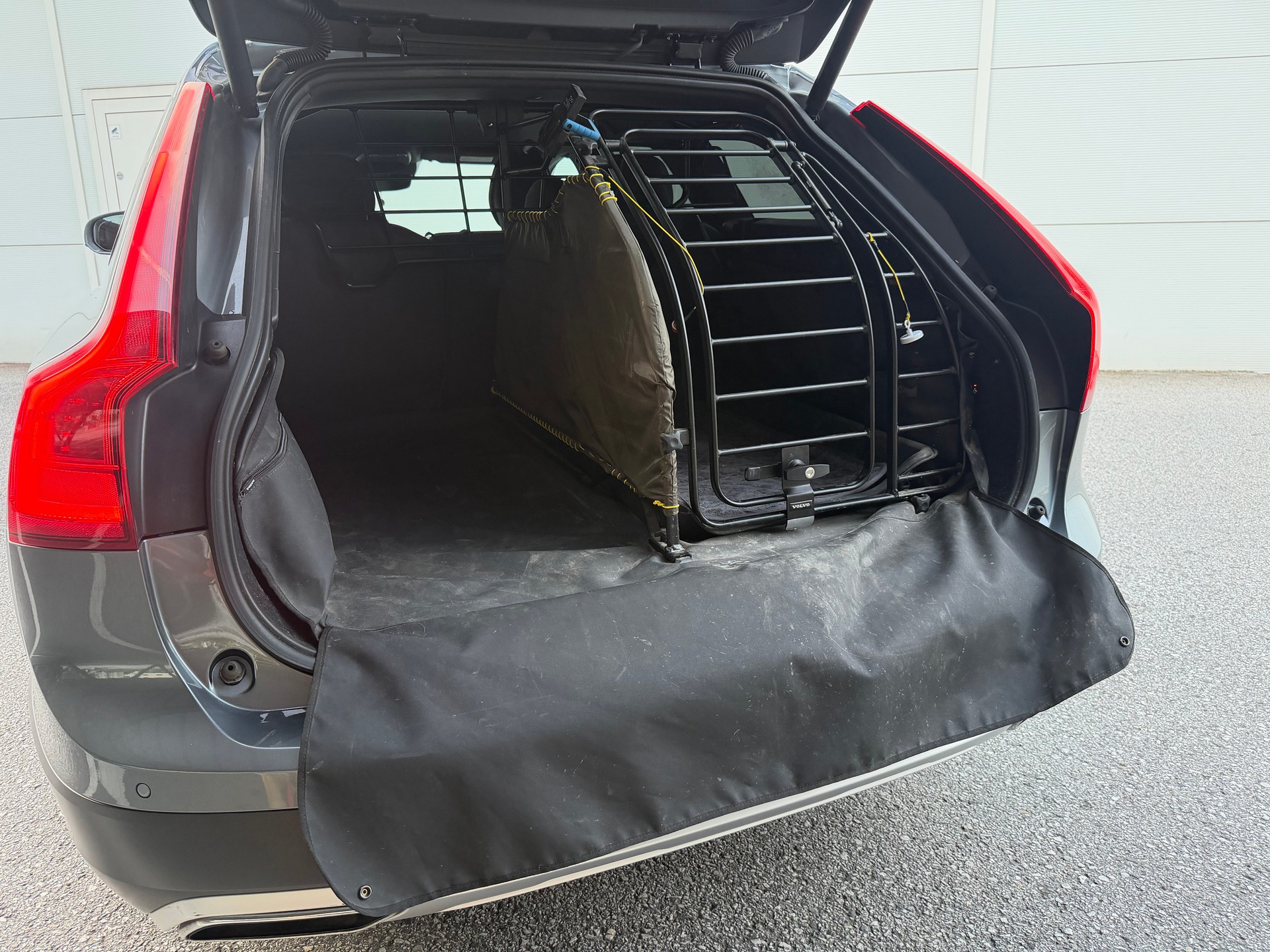 VOLVO 2.0 D5 AWD-image-13