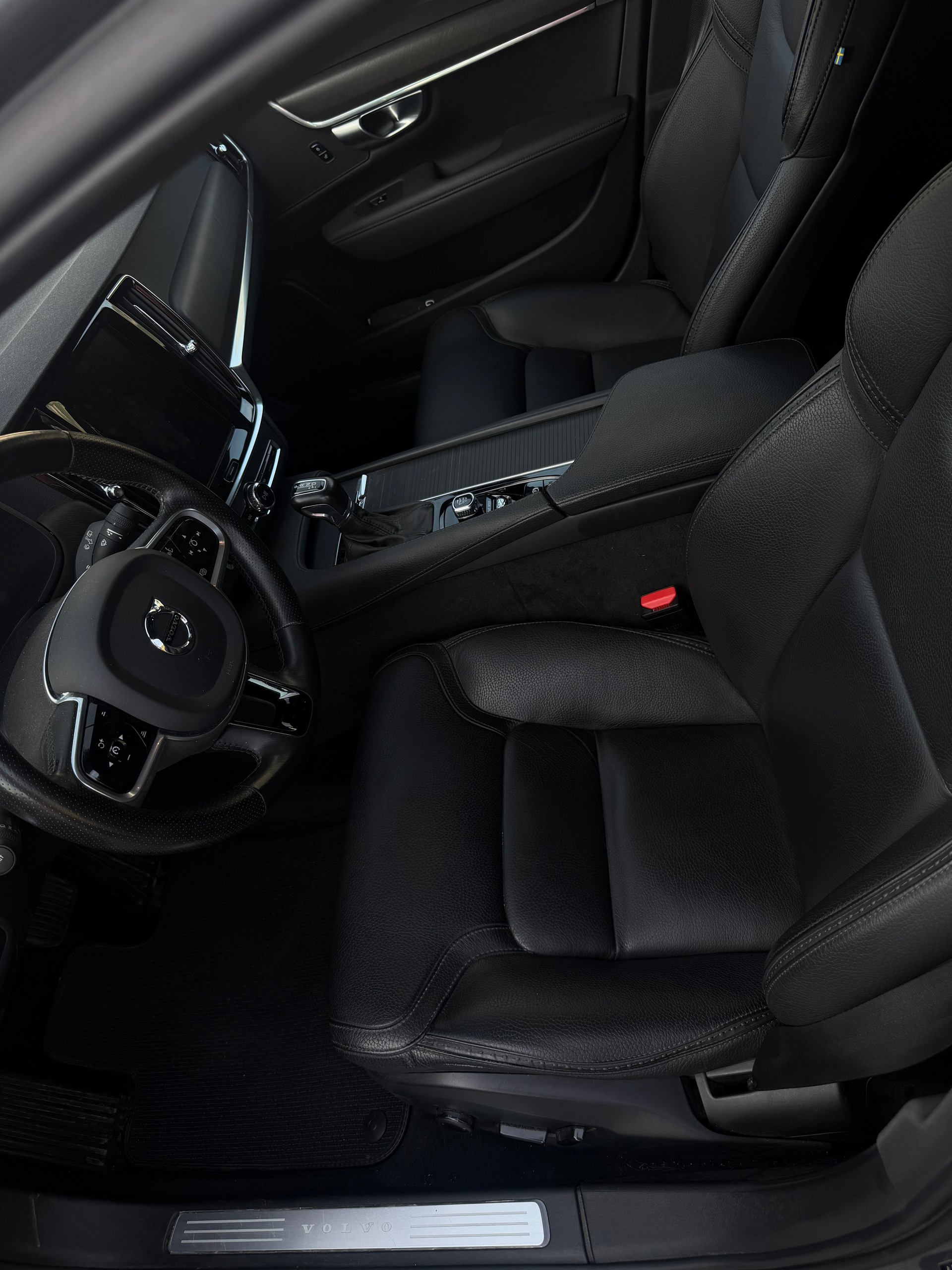 VOLVO 2.0 D5 AWD-image-7