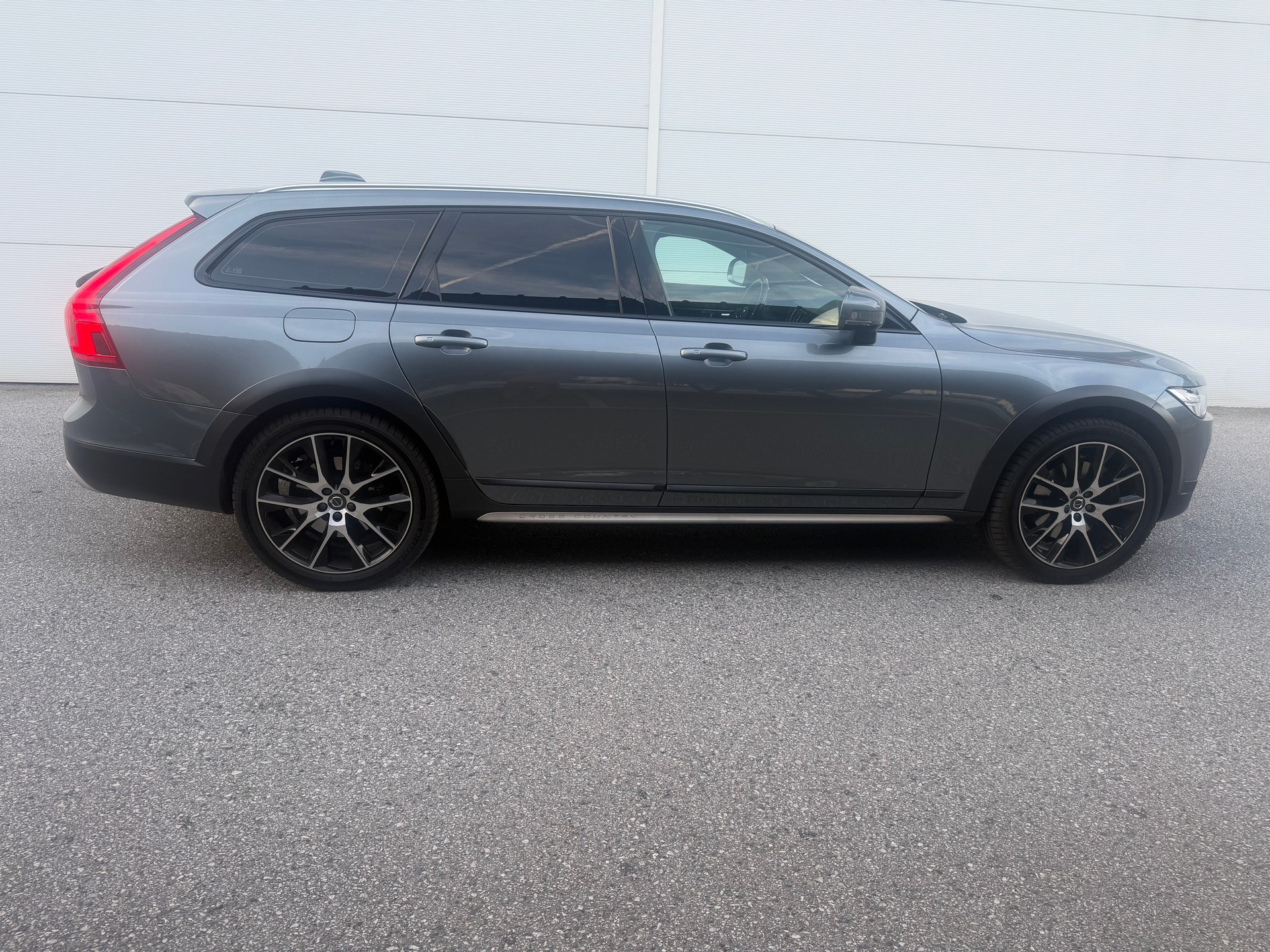 VOLVO 2.0 D5 AWD-image-4