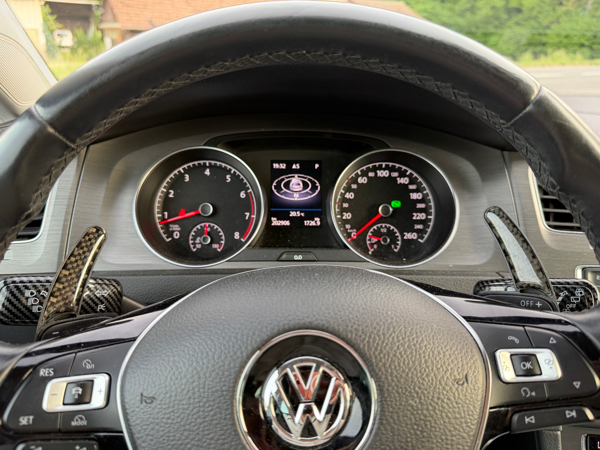 VW Golf 1.4 TSI R-Line Design DSG-image-14