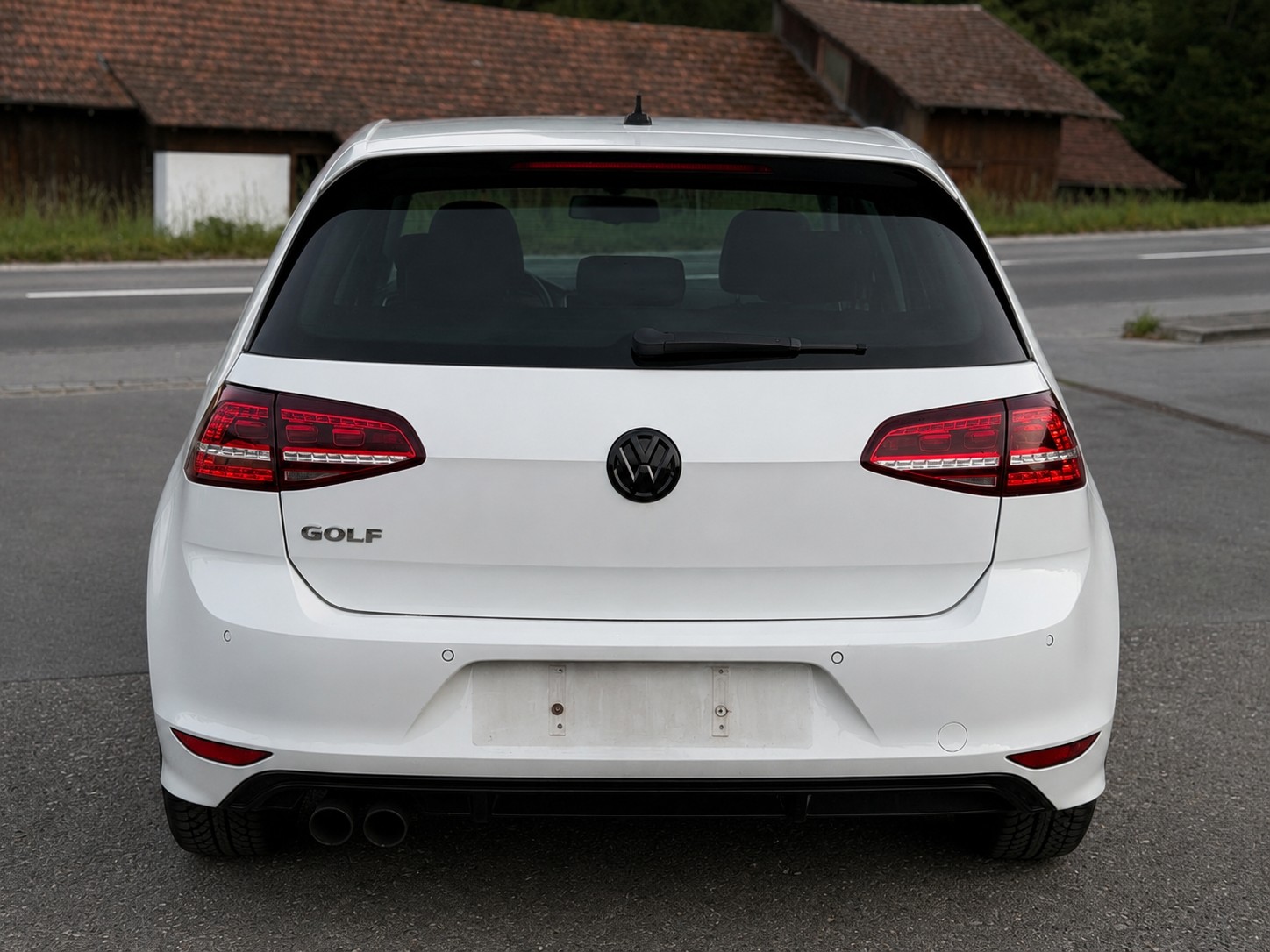 VW Golf 1.4 TSI R-Line Design DSG-image-3