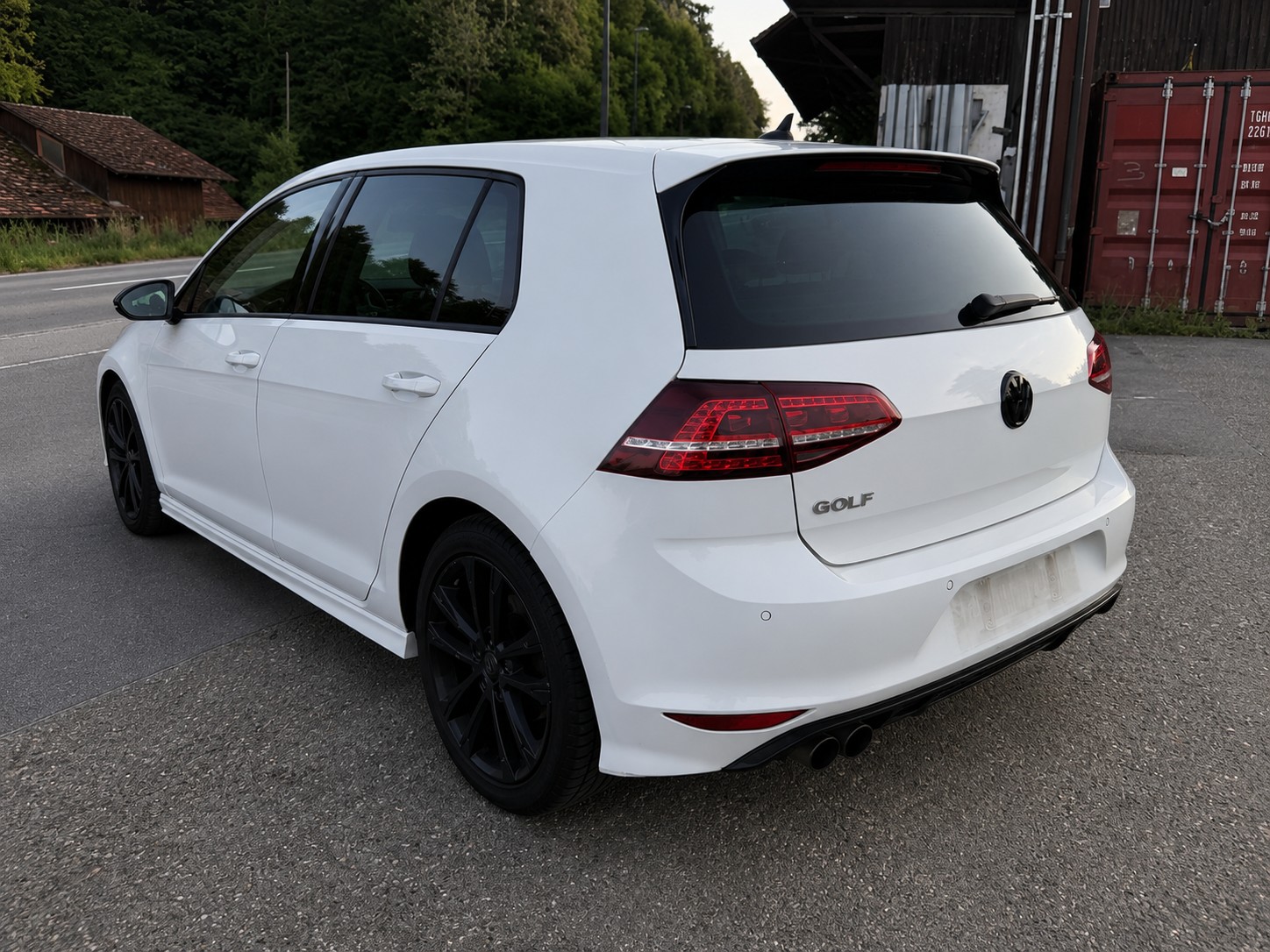 VW Golf 1.4 TSI R-Line Design DSG-image-4