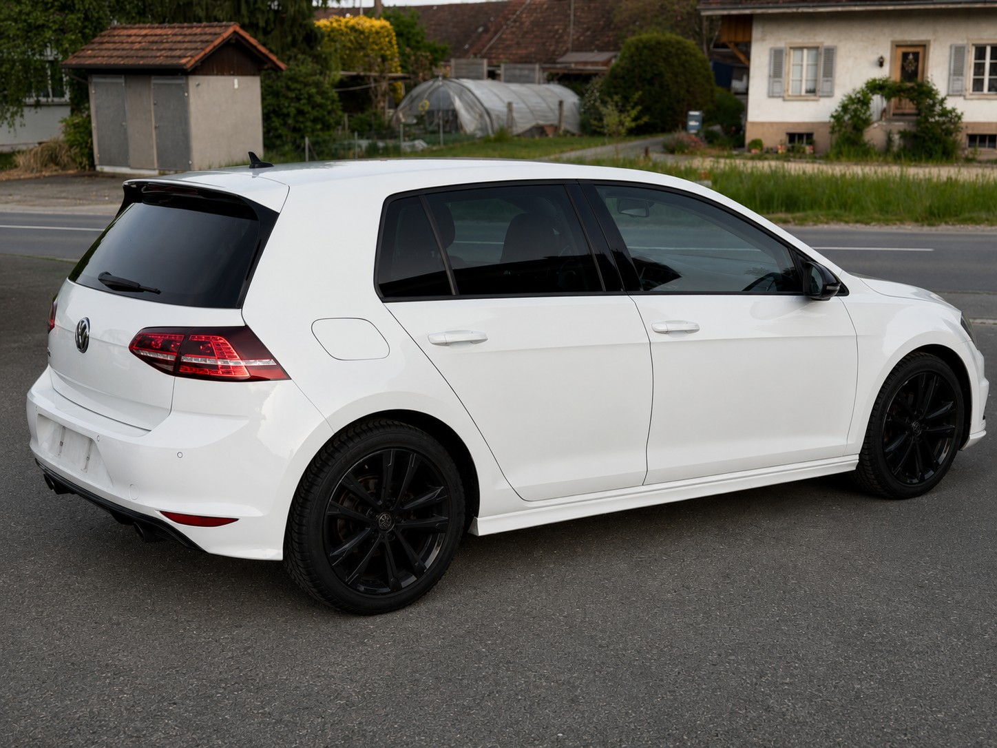 VW Golf 1.4 TSI R-Line Design DSG-image-2
