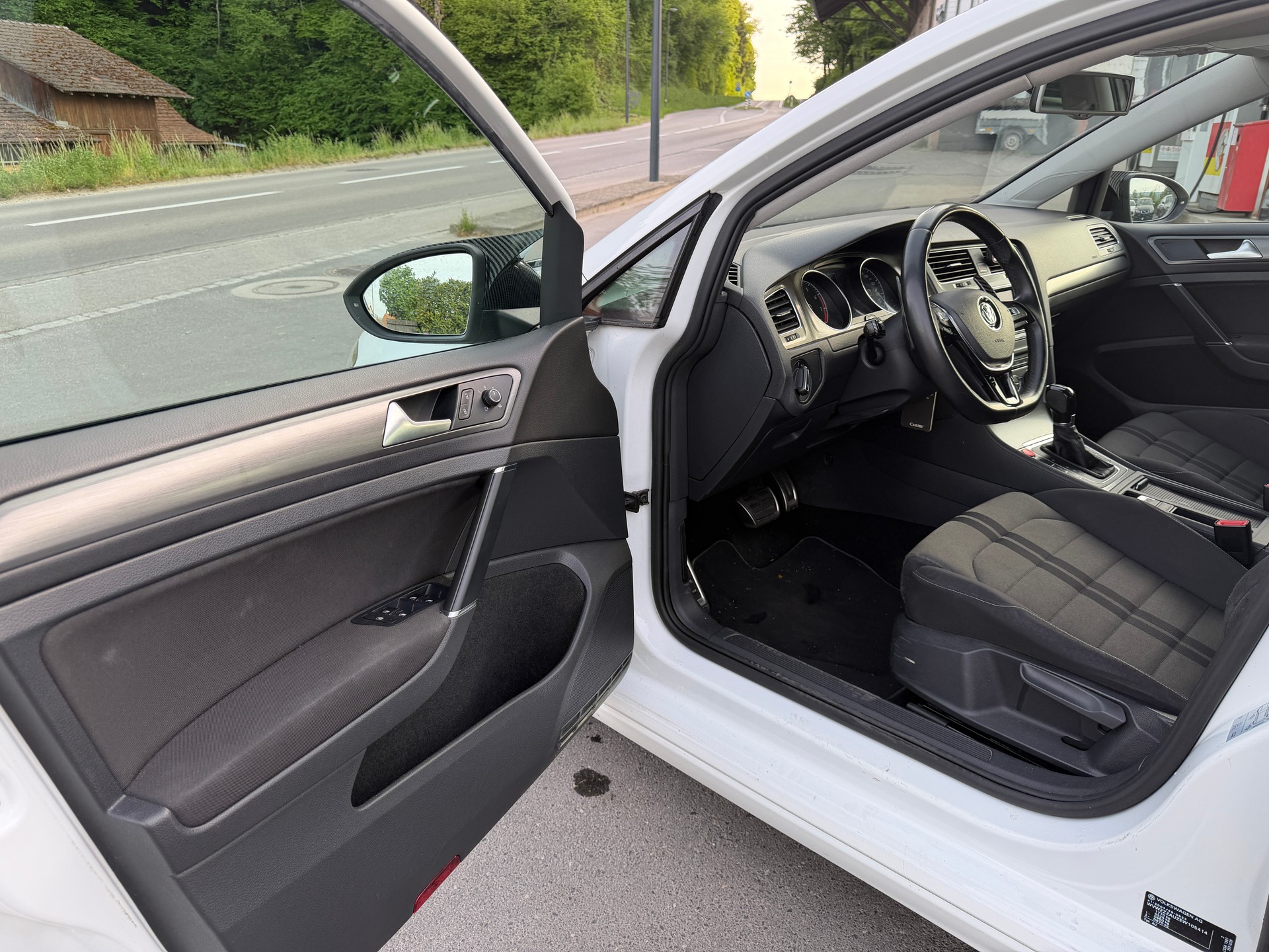 VW Golf 1.4 TSI R-Line Design DSG-image-8