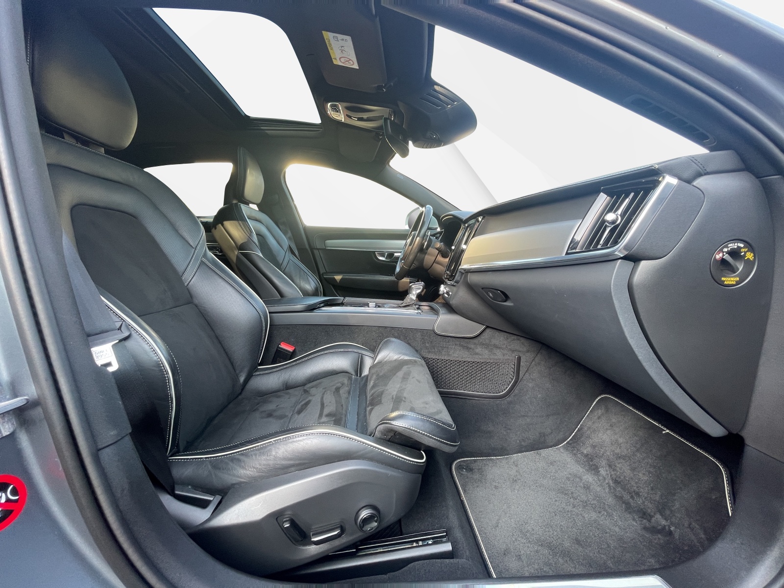 VOLVO S90 2.0 D5 R-Design AWD-image-15