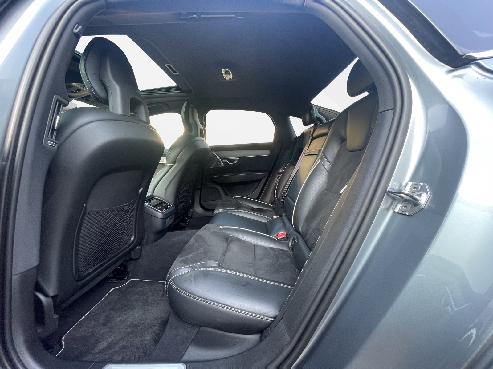 VOLVO S90 2.0 D5 R-Design AWD-image-13