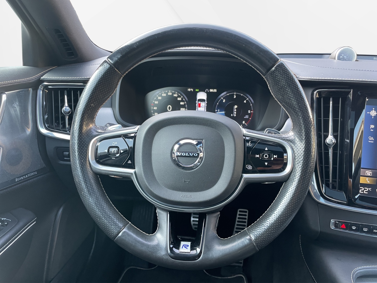 VOLVO S90 2.0 D5 R-Design AWD-image-11
