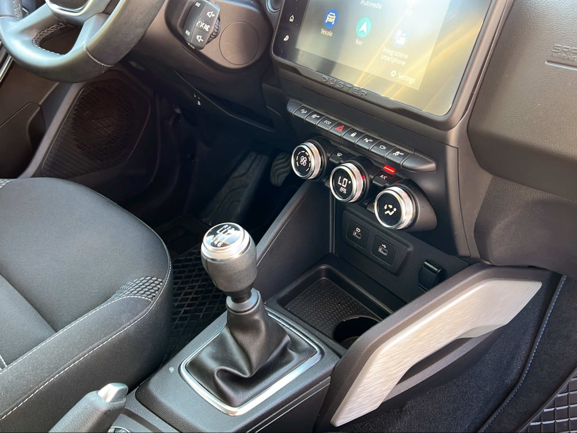 DACIA Duster TCe 150 Presti.4x4-image-10