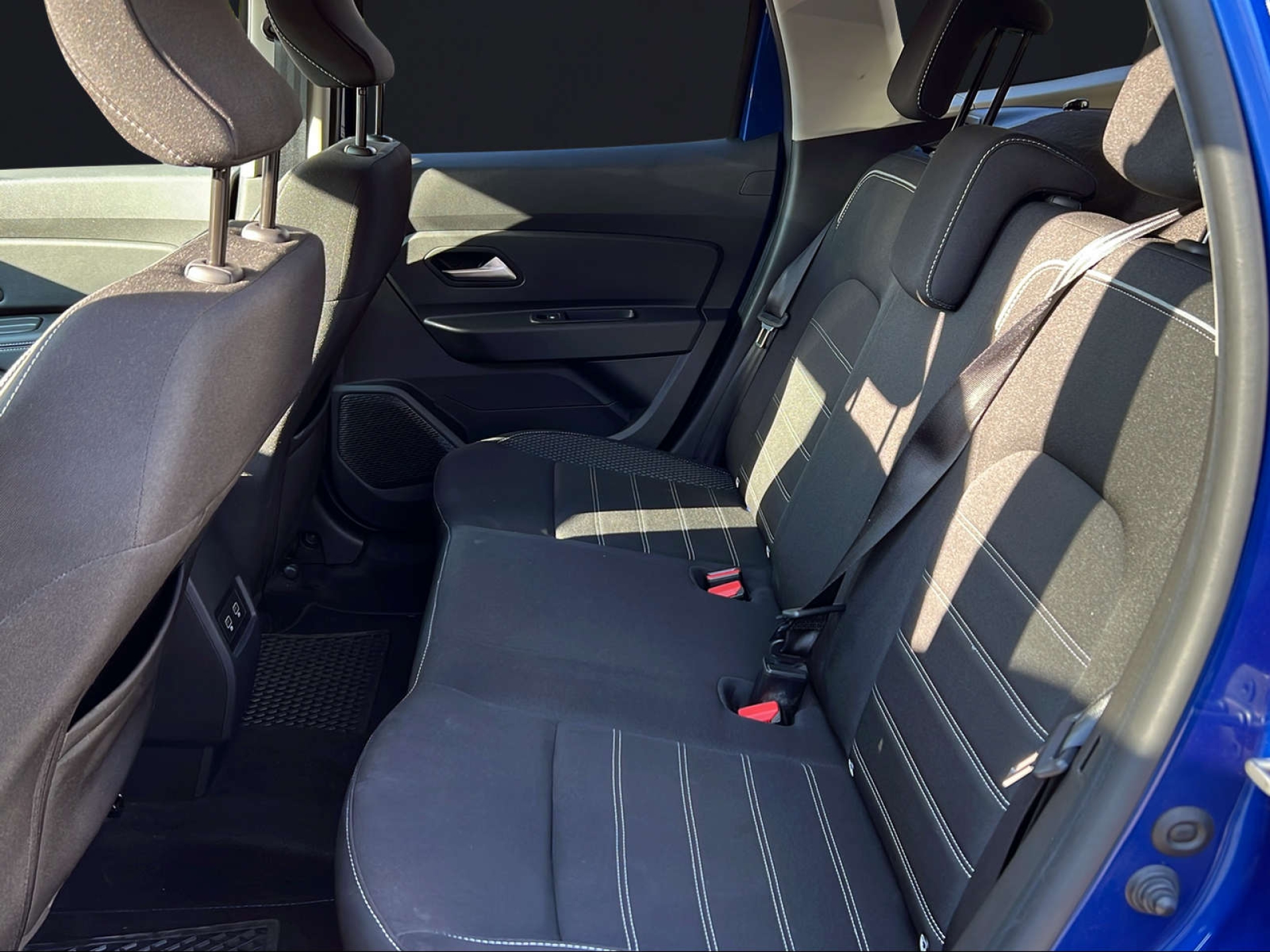 DACIA Duster TCe 150 Presti.4x4-image-11