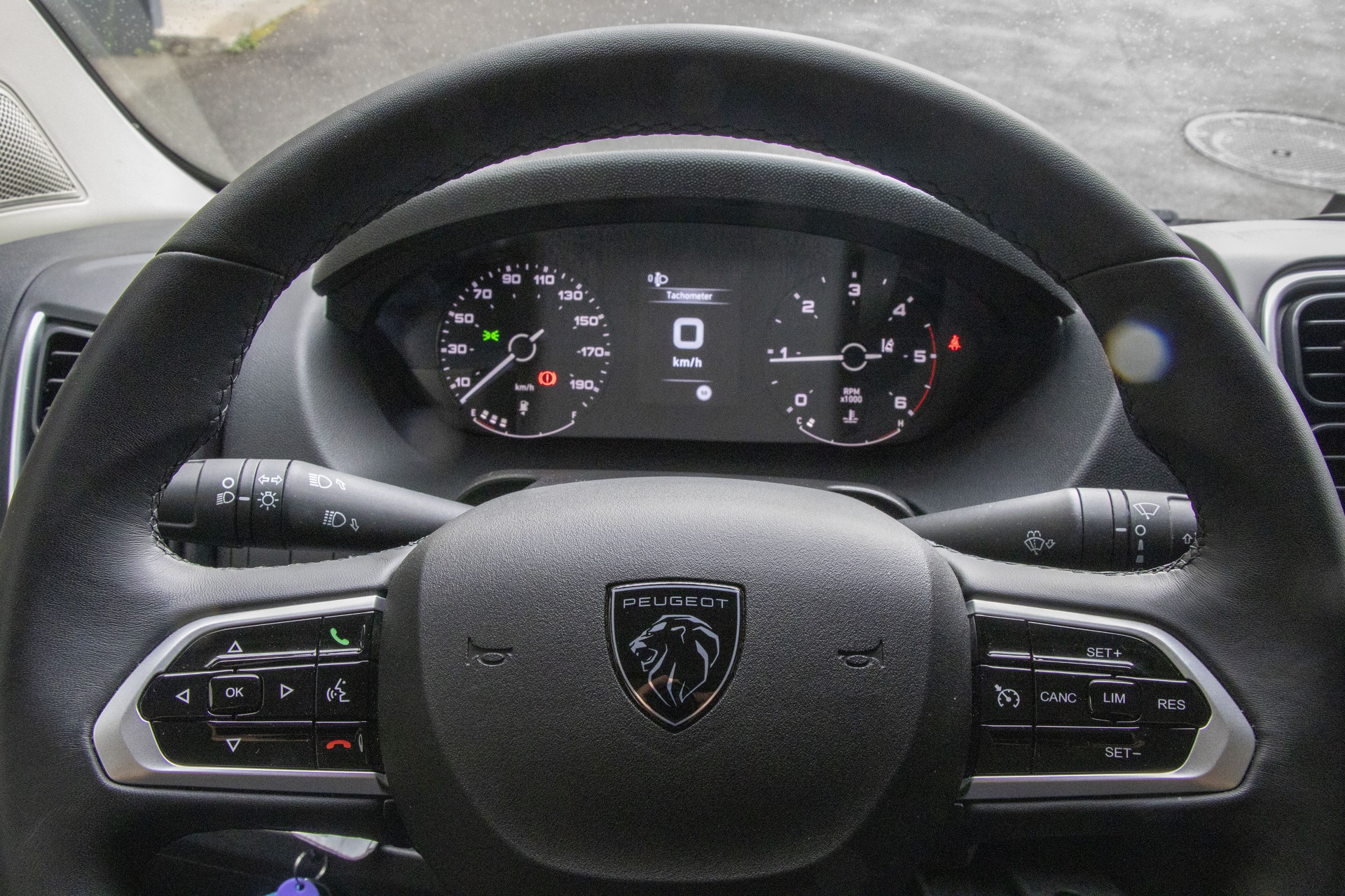 PEUGEOT Boxer 2.2 HDI 335 L2H2 EAT8-image-7