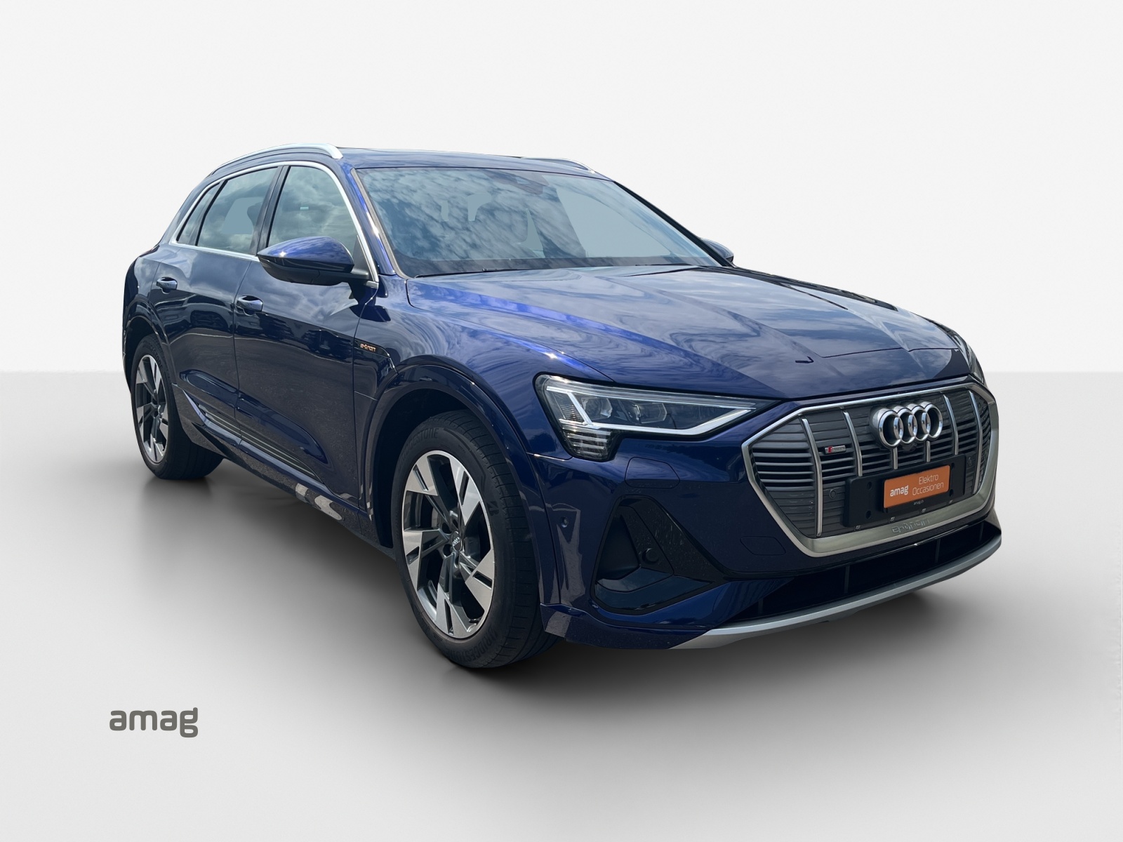 AUDI e-tron 55 S Line quattro-image-6