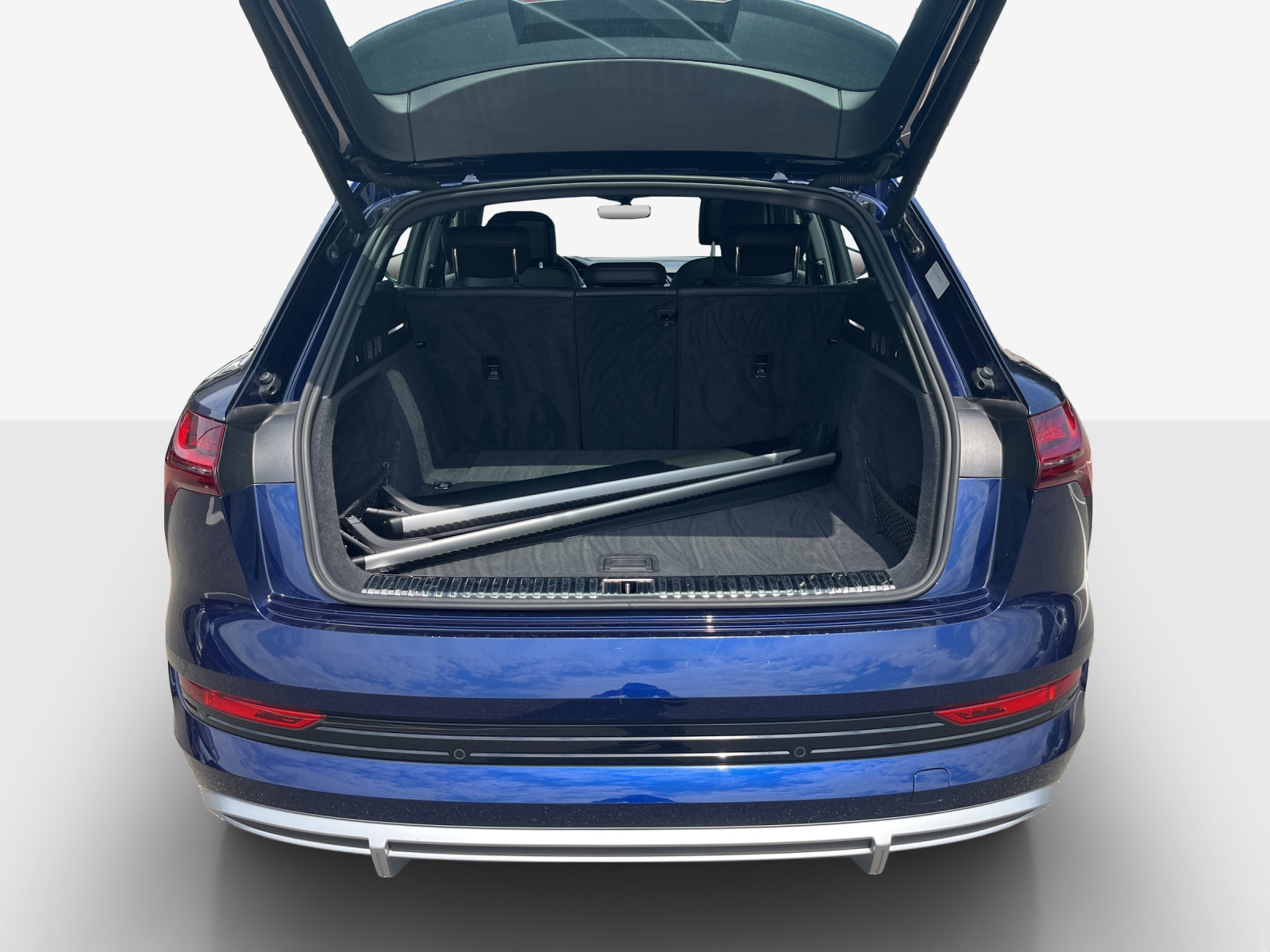 AUDI e-tron 55 S Line quattro-image-11