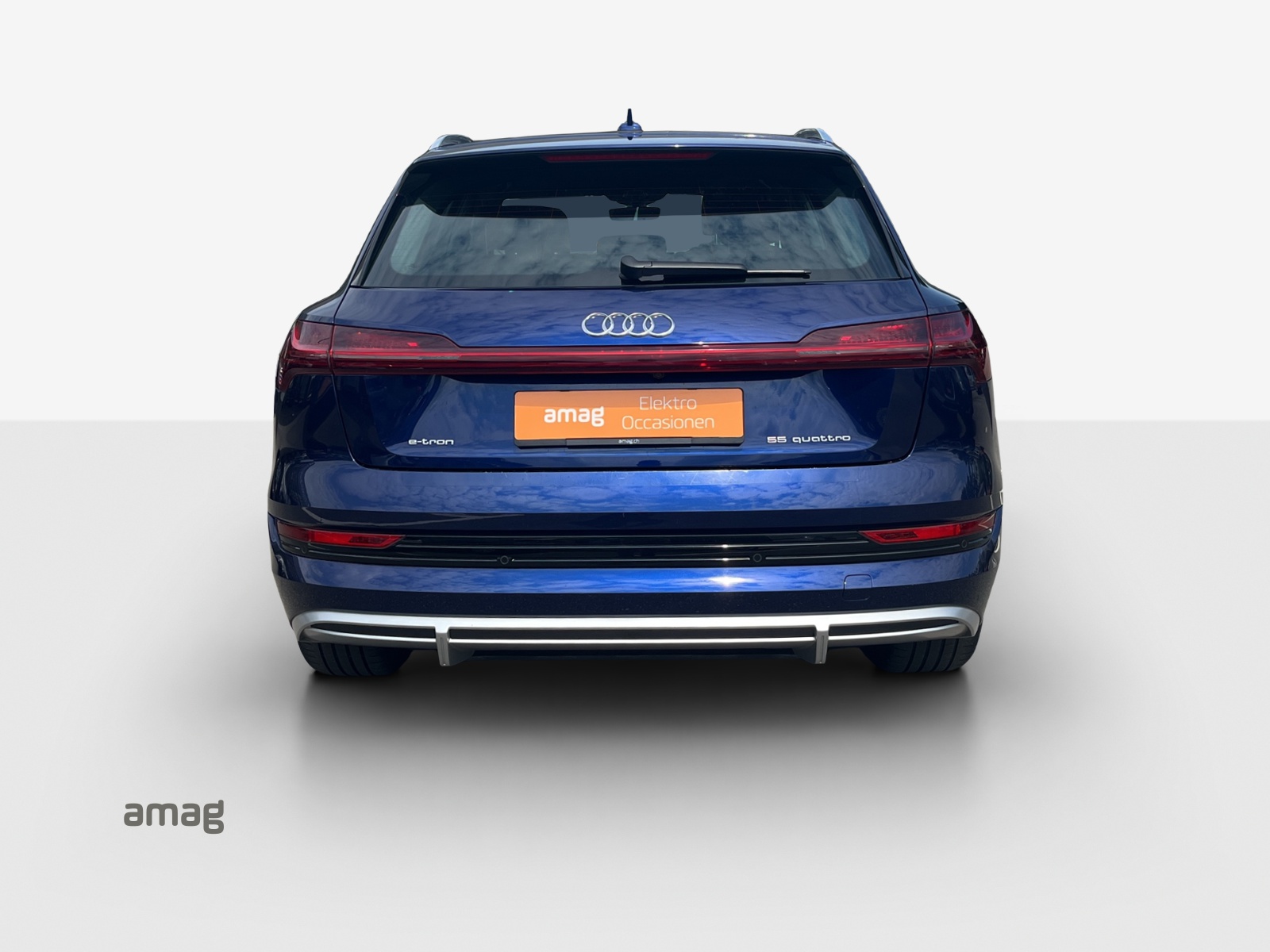 AUDI e-tron 55 S Line quattro-image-4