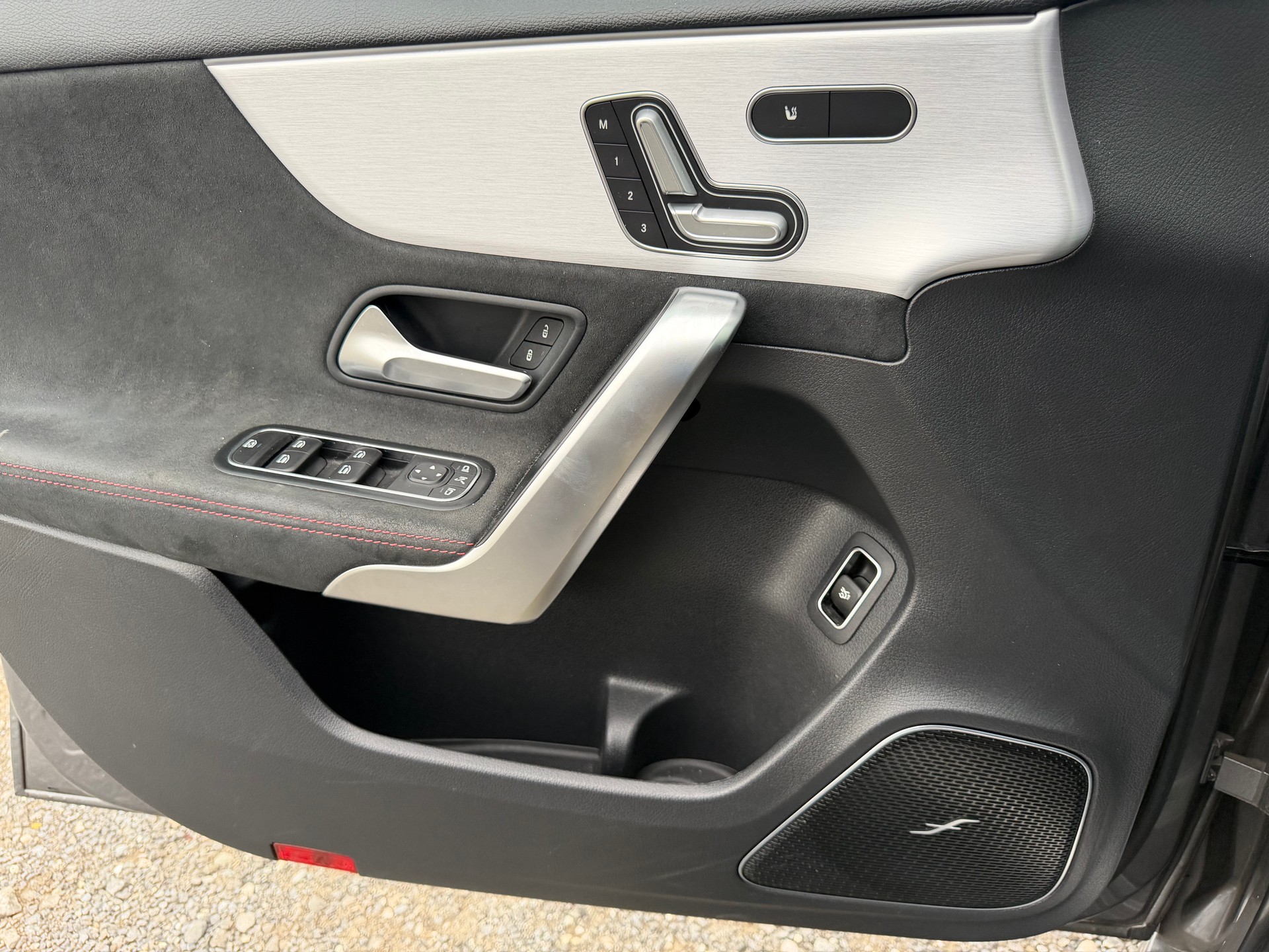 MERCEDES-BENZ A 35 AMG 4Matic Edition 1 Speedshift-image-5