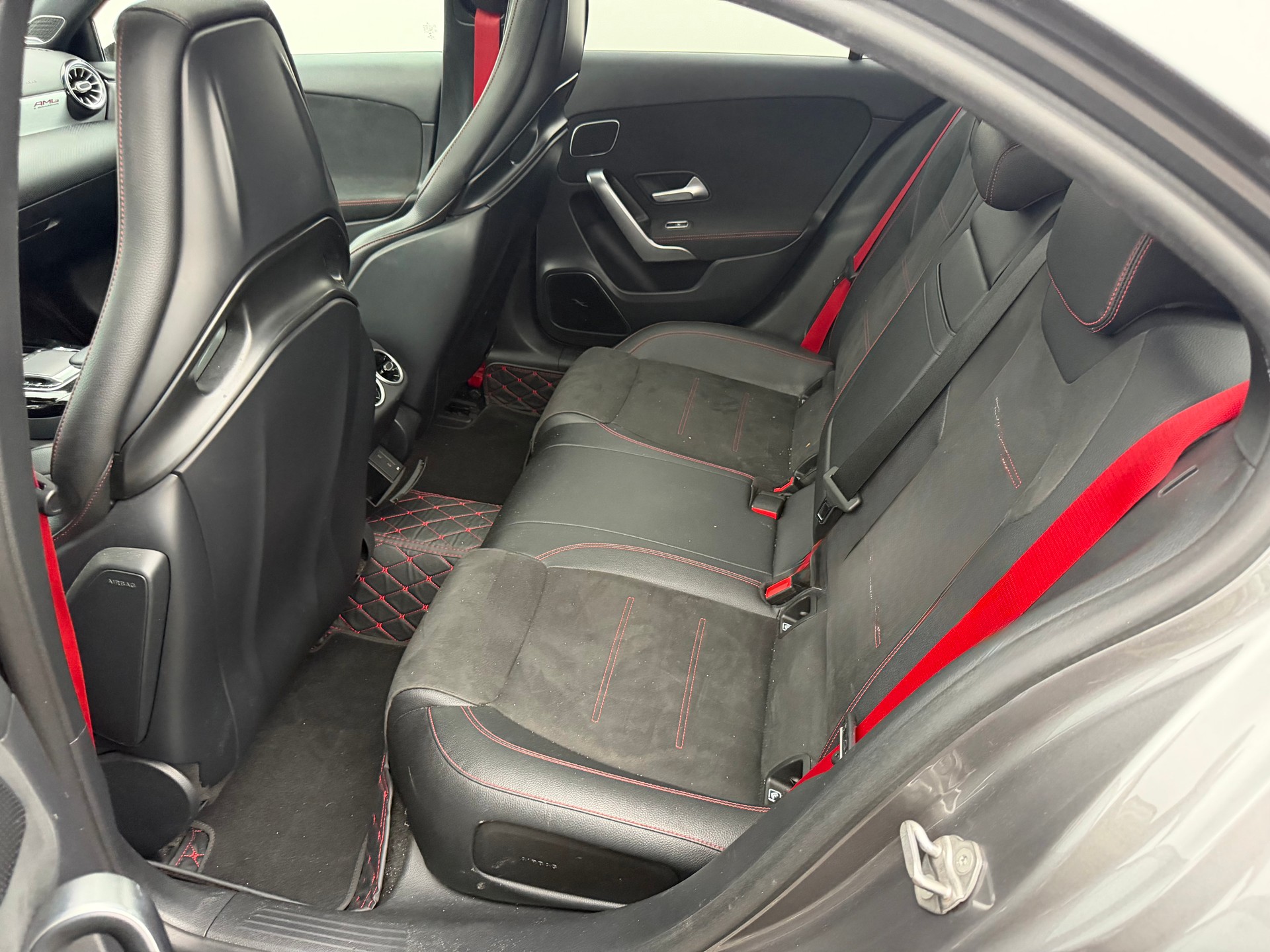 MERCEDES-BENZ A 35 AMG 4Matic Edition 1 Speedshift-image-11