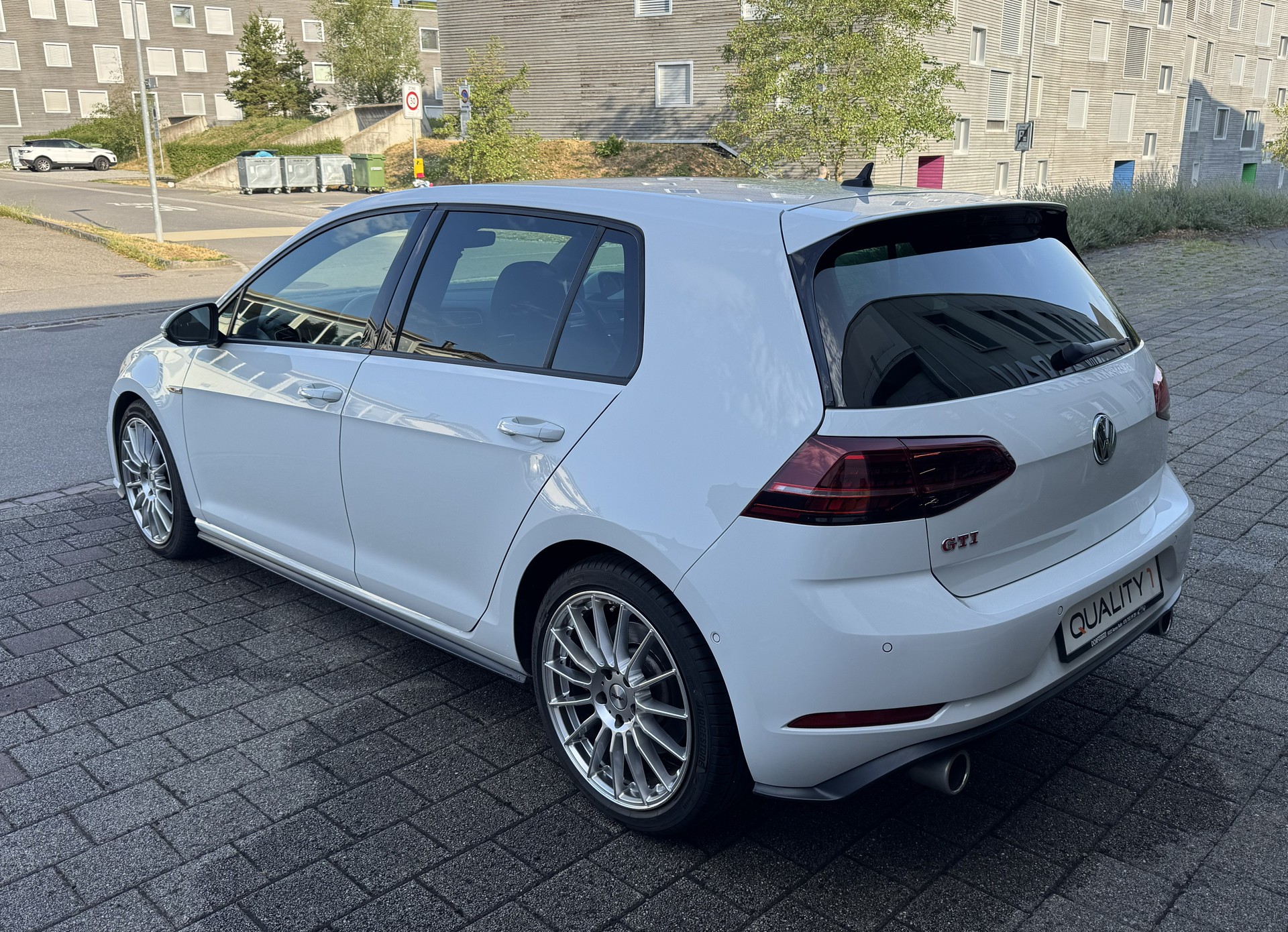 VW Golf 2.0 TSI GTI Performance DSG-image-2