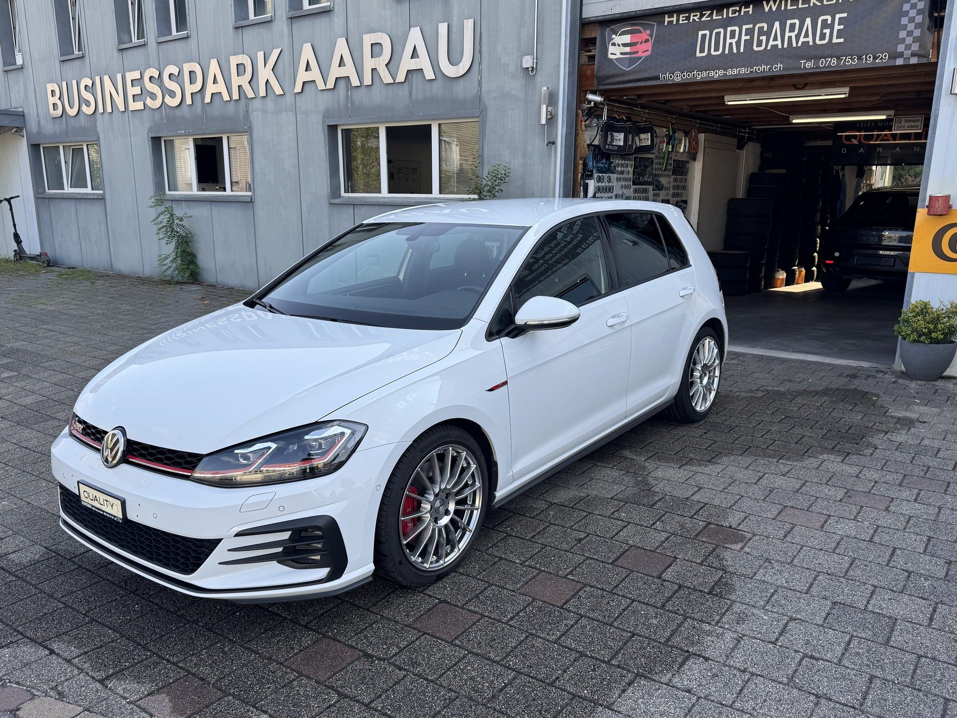 VW Golf 2.0 TSI GTI Performance DSG-image-0