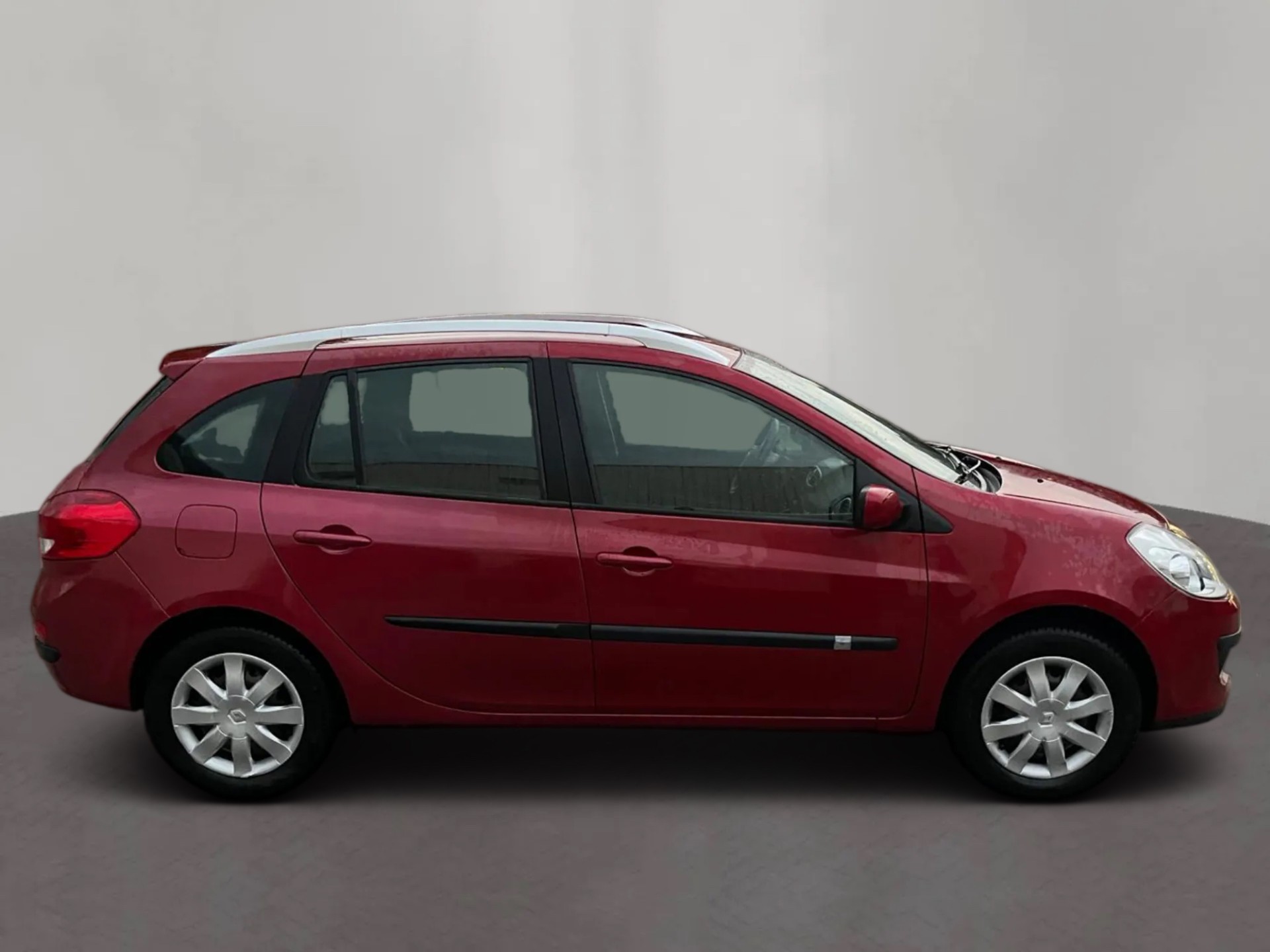 RENAULT Clio Grandtour 1.6 16V Dynamique Automatic-image-5
