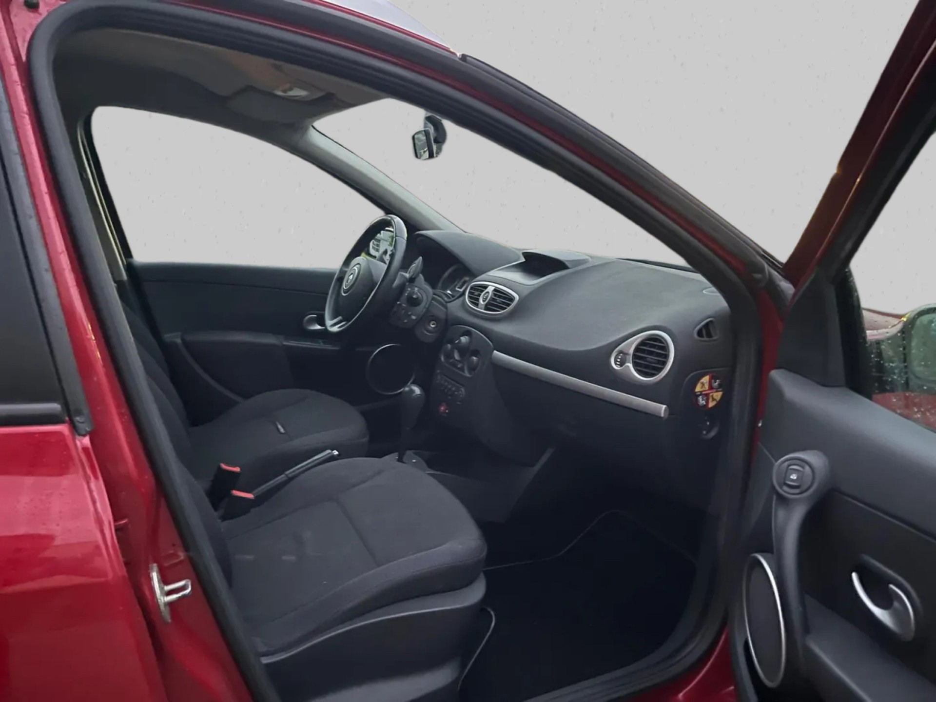 RENAULT Clio Grandtour 1.6 16V Dynamique Automatic-image-8