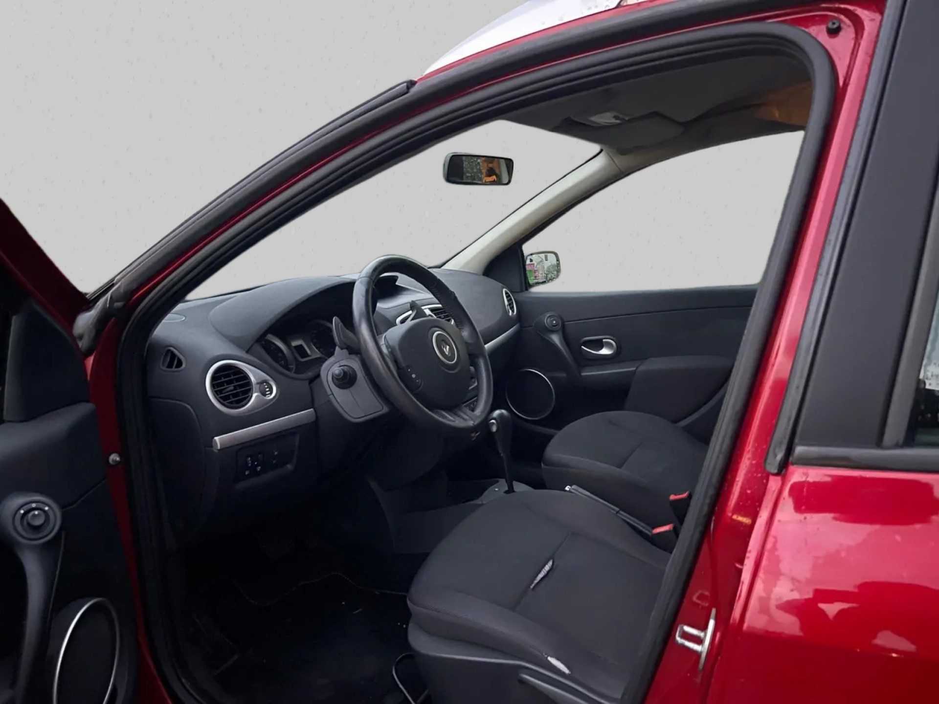 RENAULT Clio Grandtour 1.6 16V Dynamique Automatic-image-9
