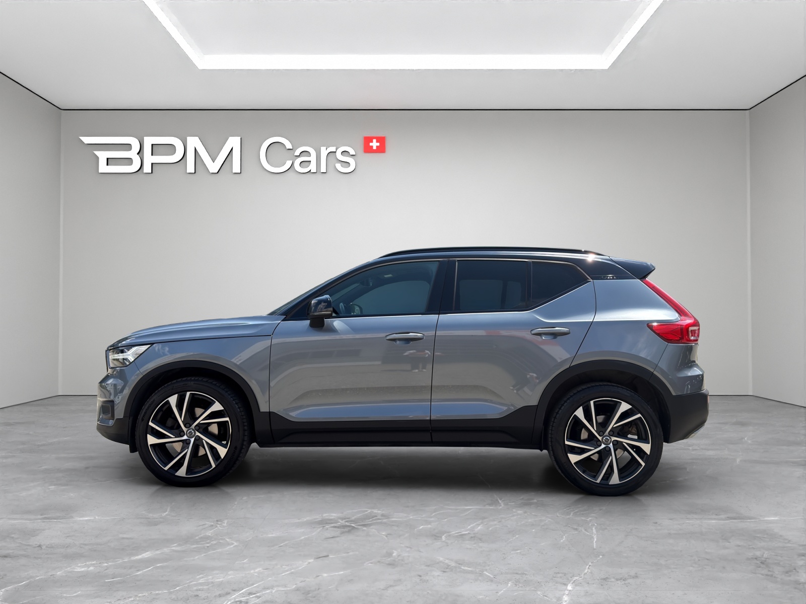 VOLVO XC40 2.0 T4 R-Design AWD-image-17